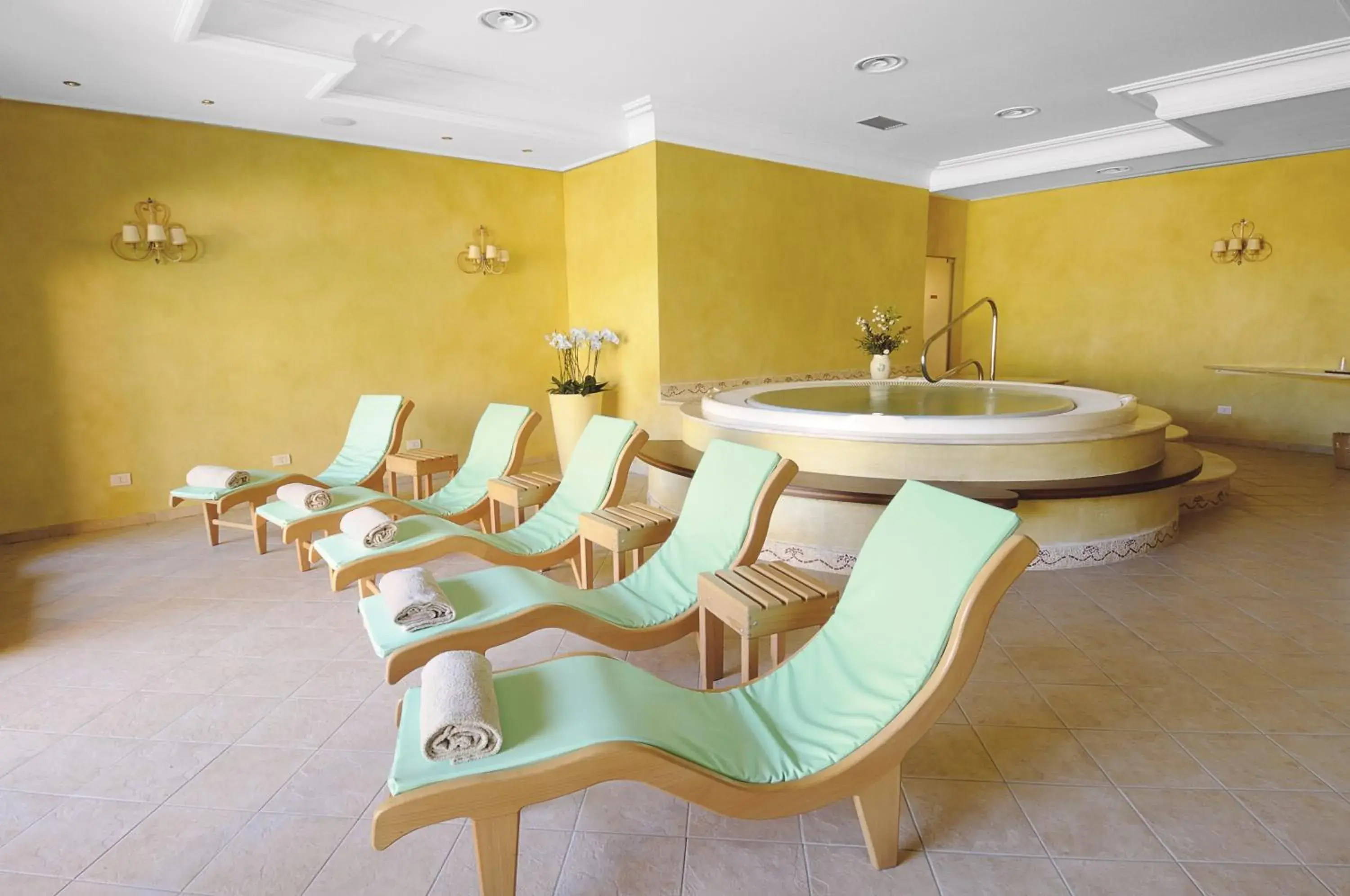 Spa and wellness centre/facilities in Due Lune Puntaldia Resort & Golf