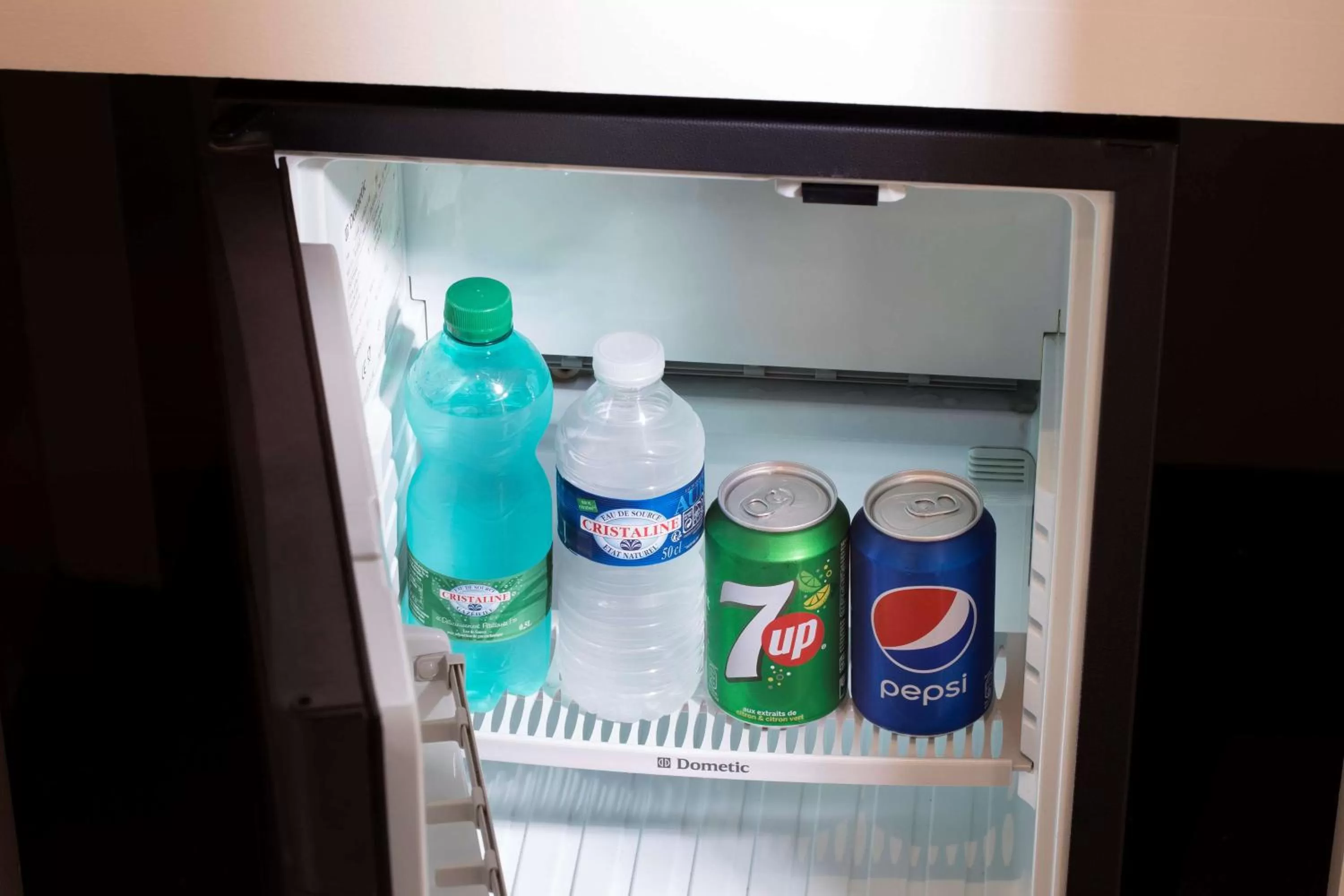 Photo of the whole room in Hôtel Paris Louvre Opéra