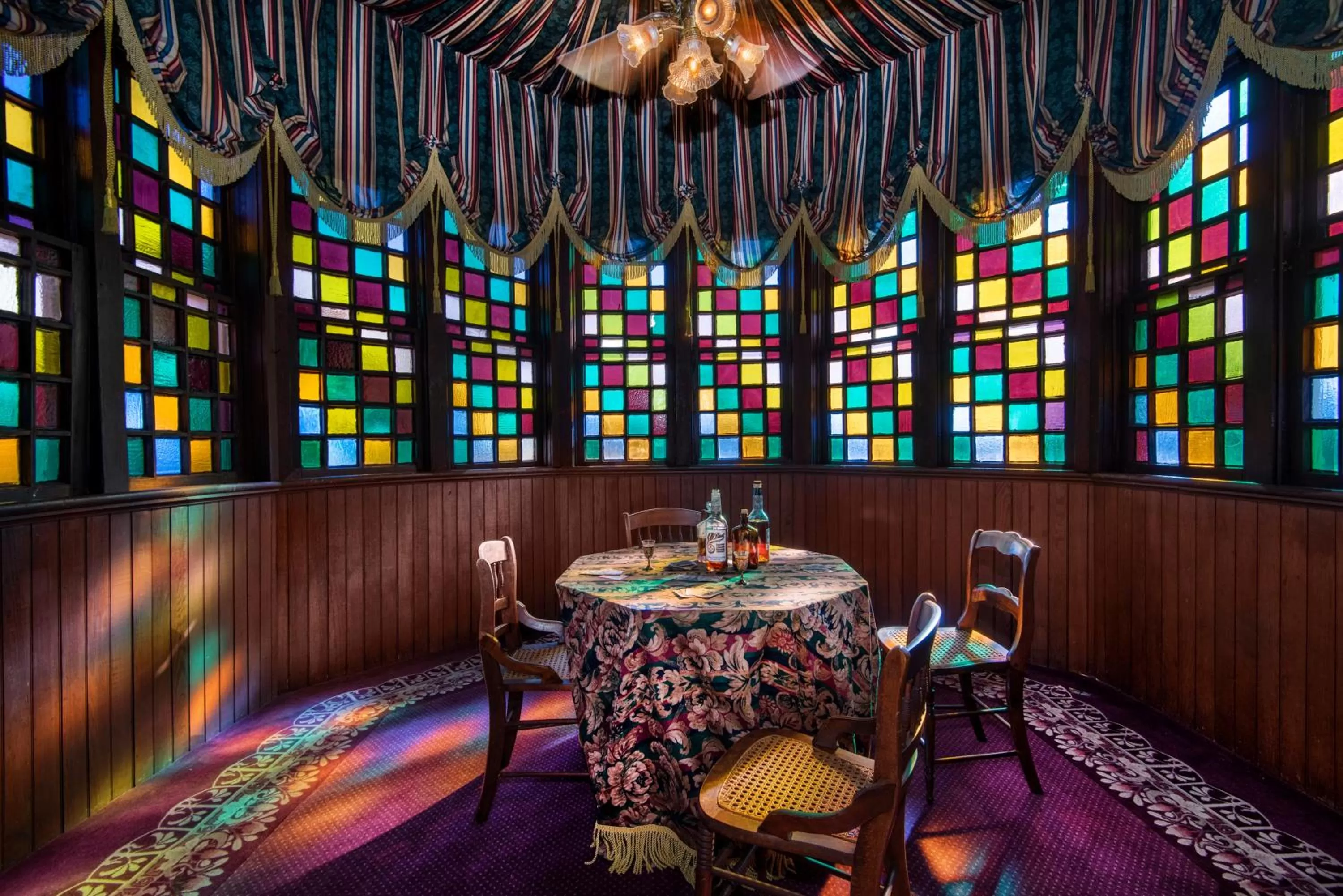 Area and facilities in The Empress of Little Rock