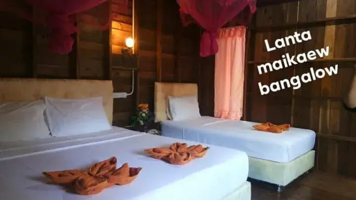 Bedroom, Bed in Lanta Maikeaw Bungalow