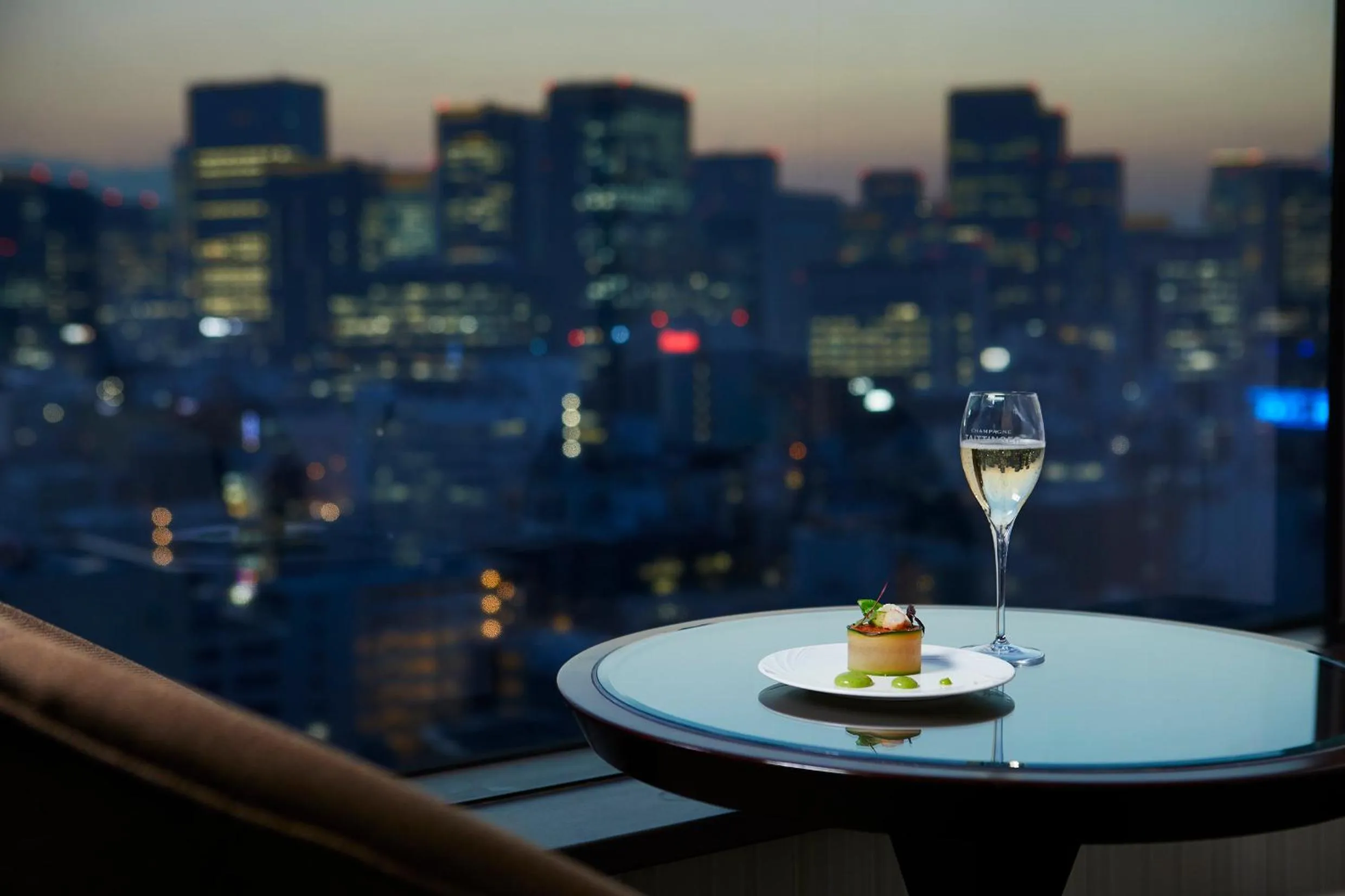 Food and drinks in Royal Park Hotel