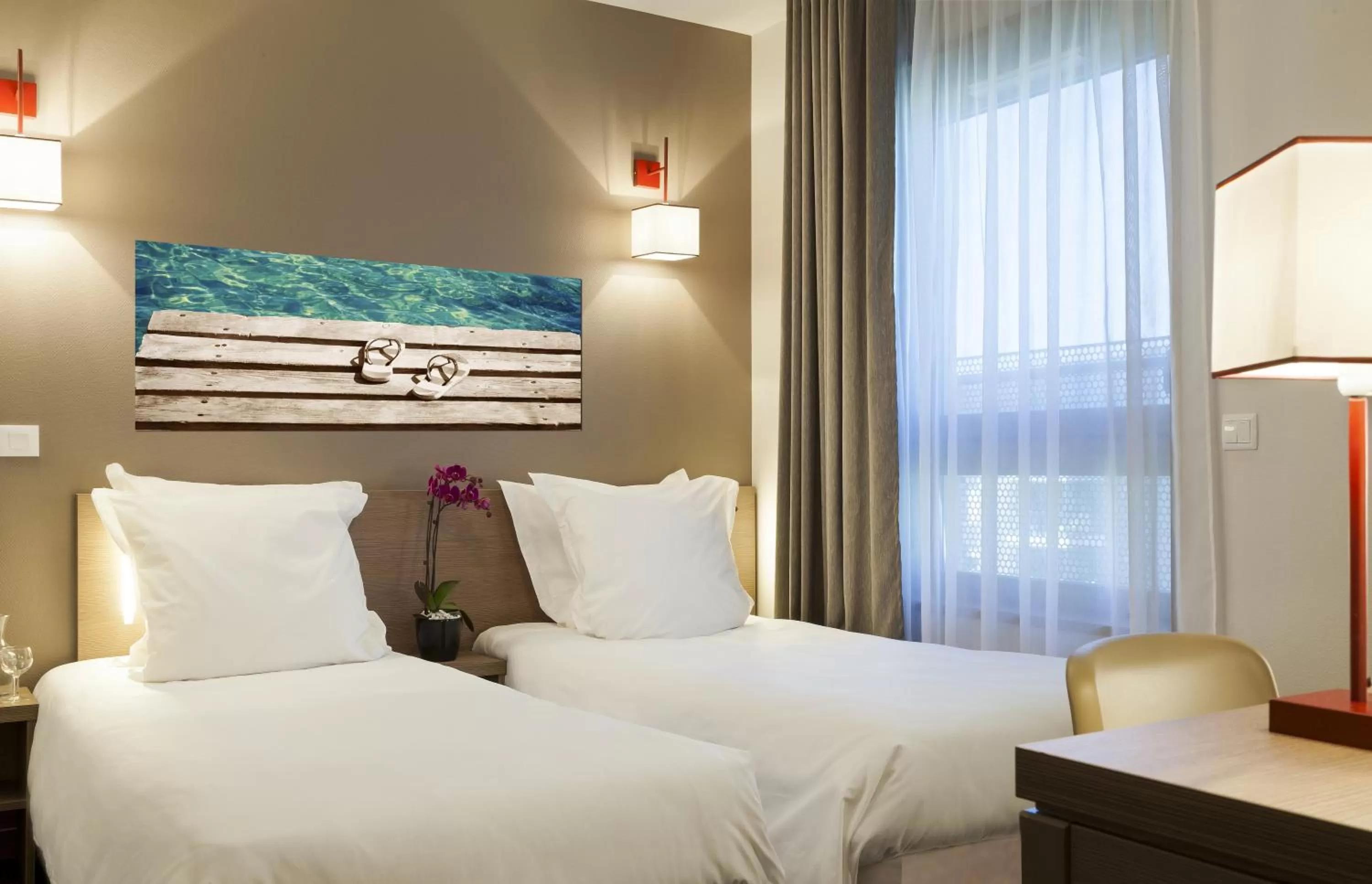 Bed in Nehô Suites Porte de Genève - Gare Annemasse