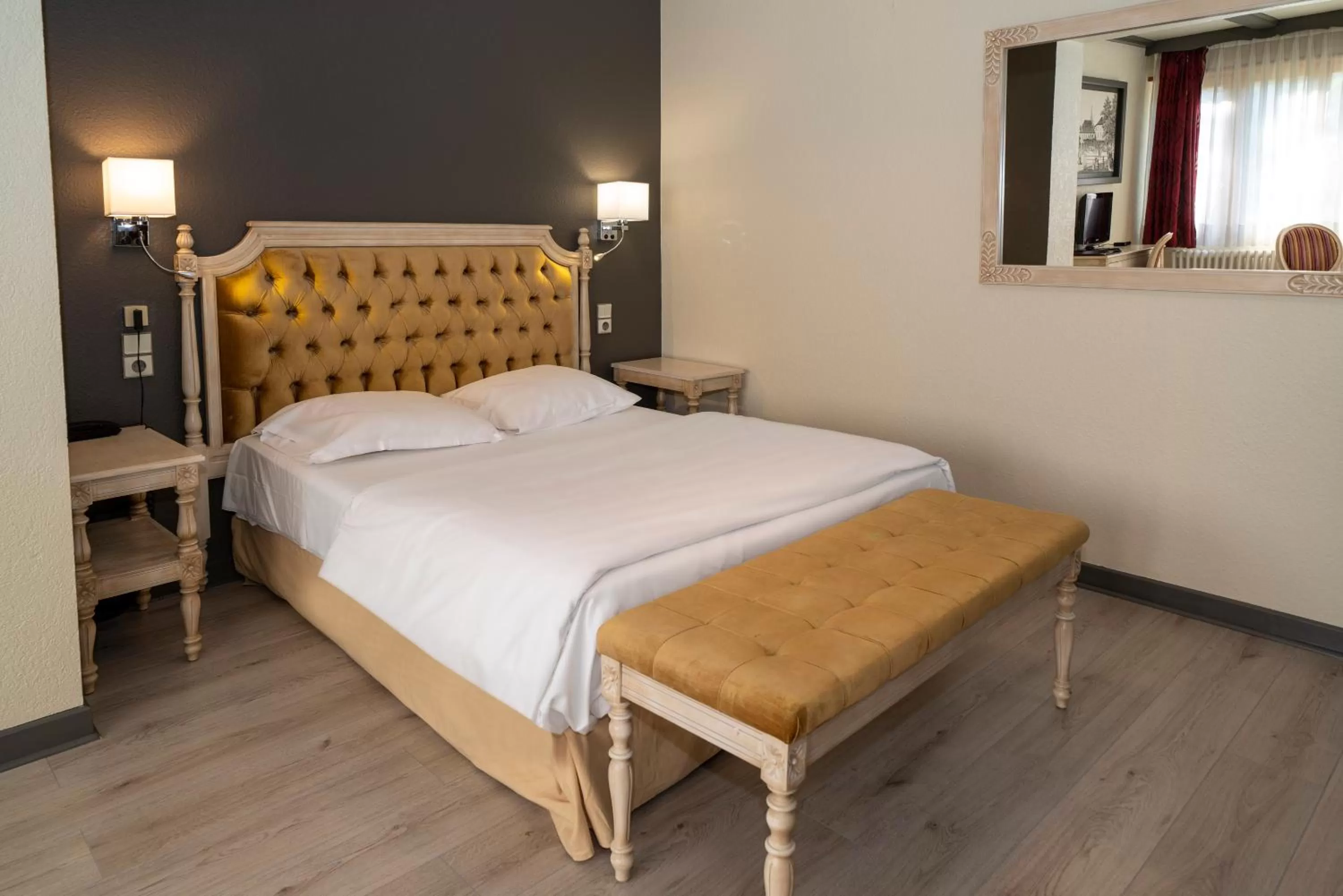 Bedroom, Bed in Hôtel du Parc, Restaurant, Spa & Wellness