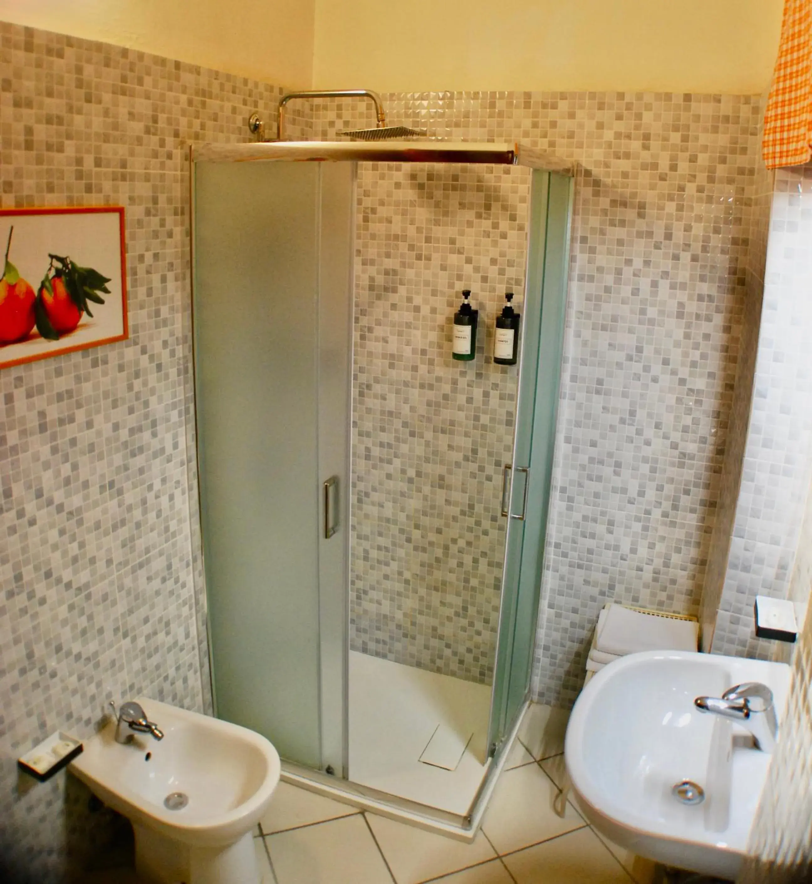 Bathroom in Albergo Teatro