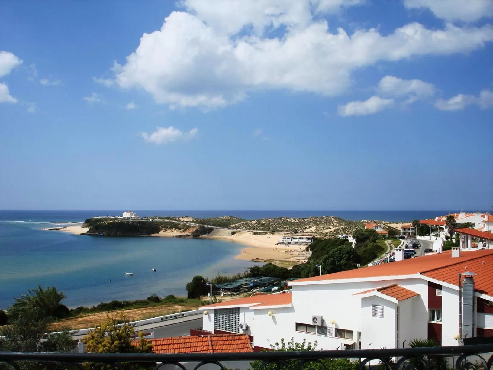 Property building in Guarda Rios