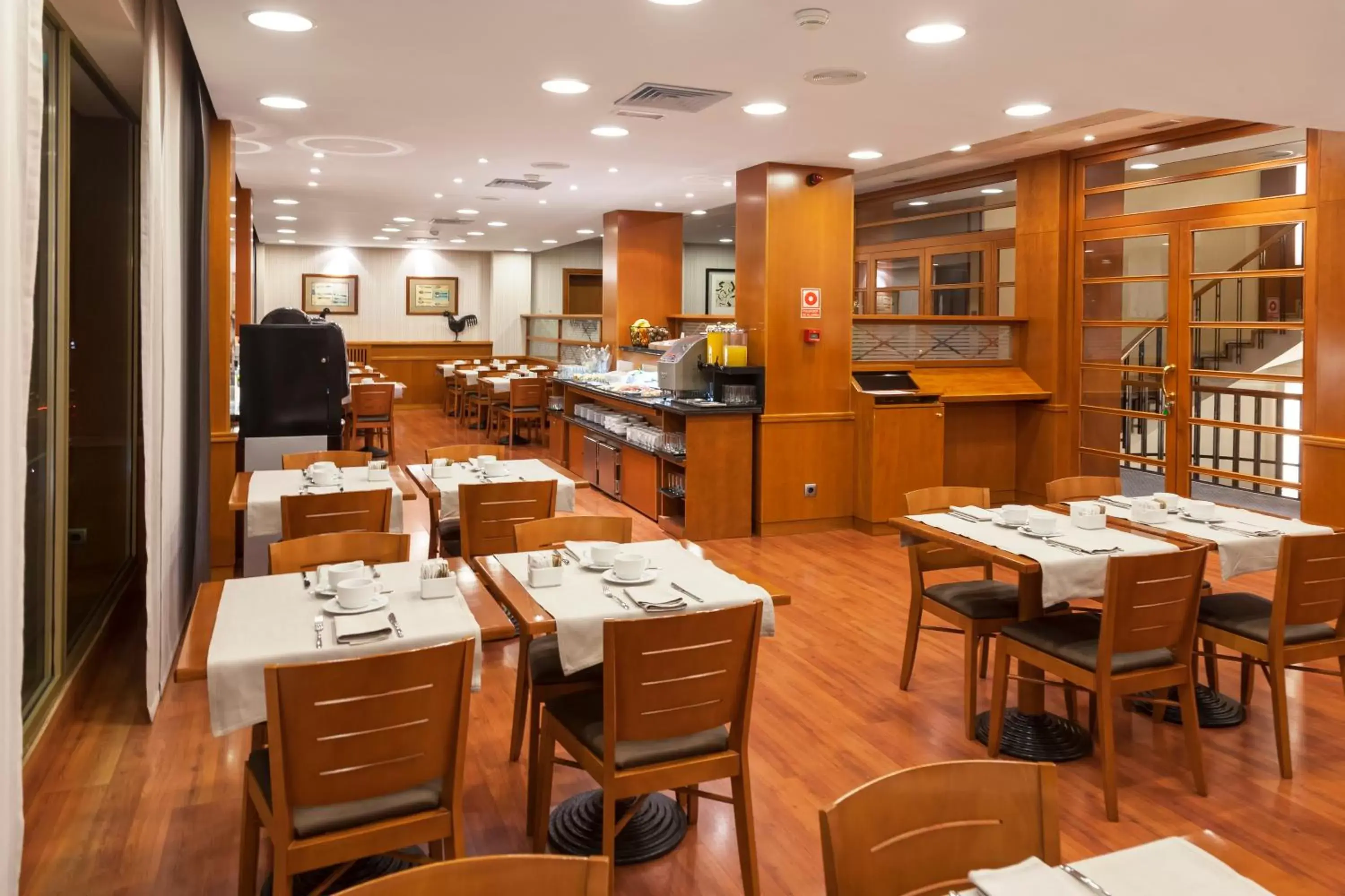 Lounge or bar, Restaurant/Places to Eat in Best Western Premier Hotel Dante