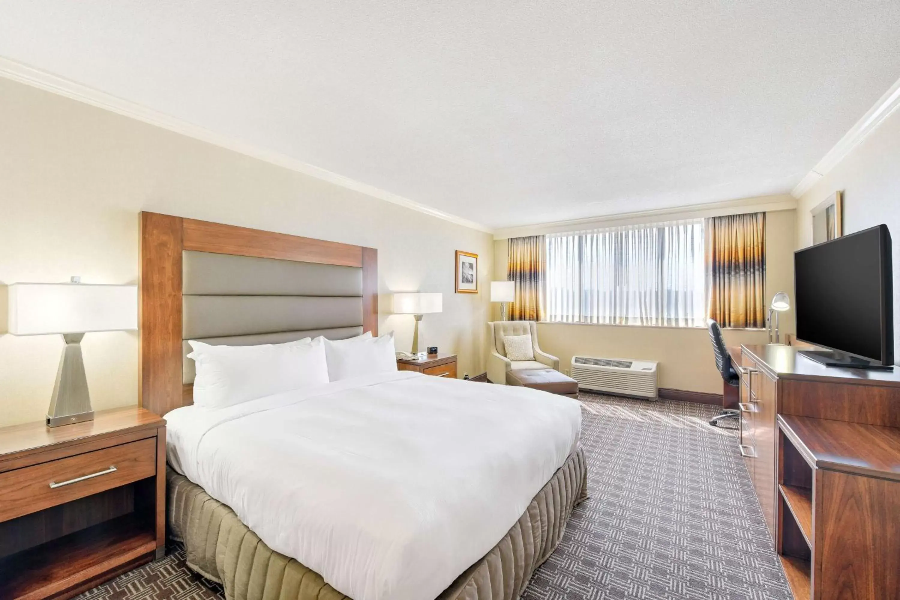 Bedroom, Bed in Hilton Arlington National Landing
