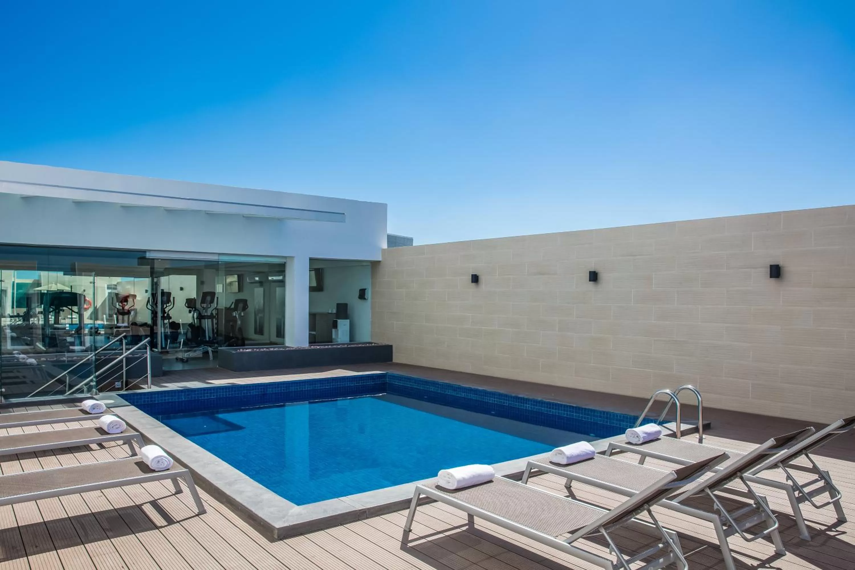 Swimming pool in Fiesta Inn Los Mochis