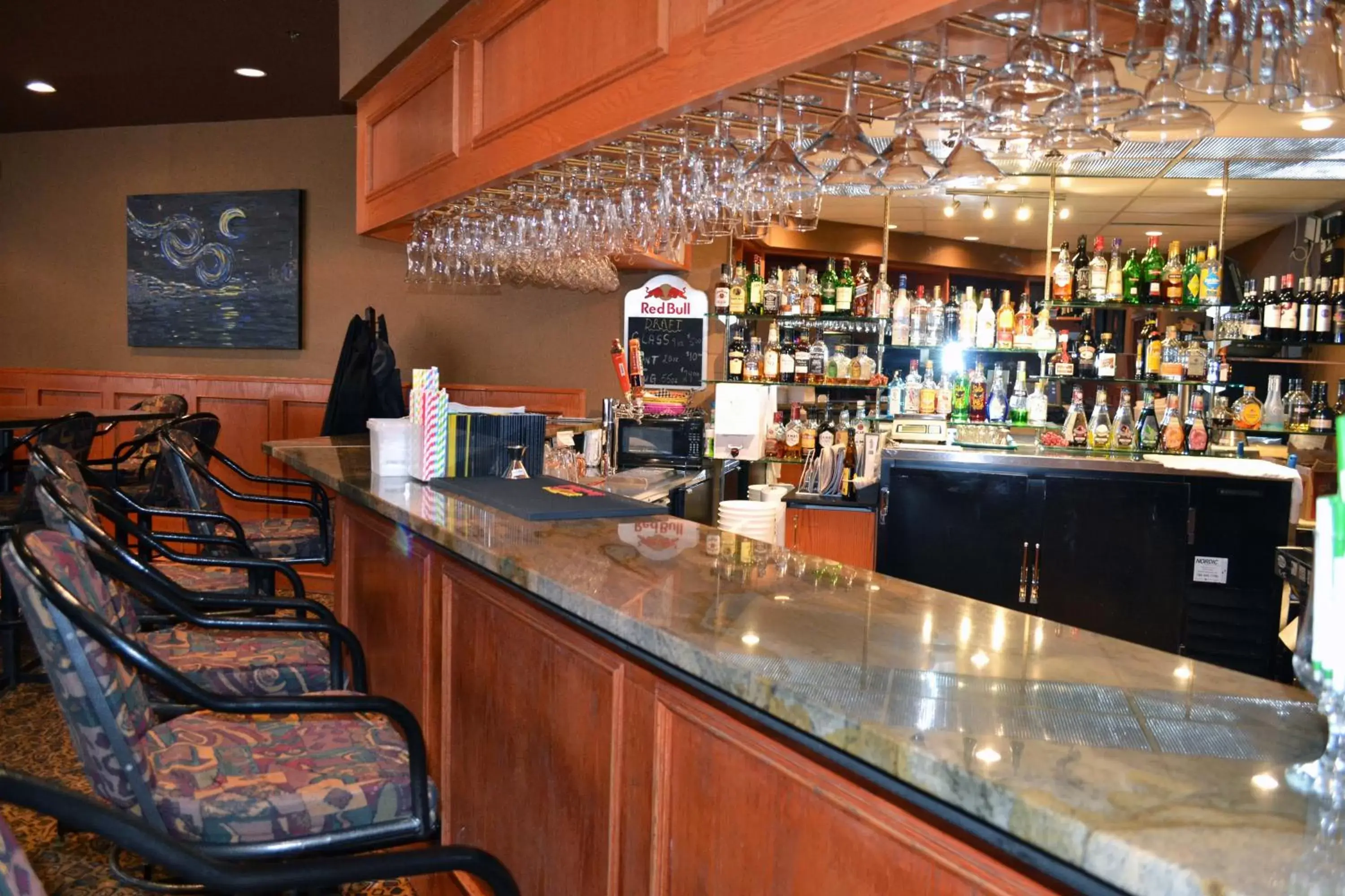 Lounge or bar, Lounge/Bar in Holiday Inn Hinton, an IHG Hotel