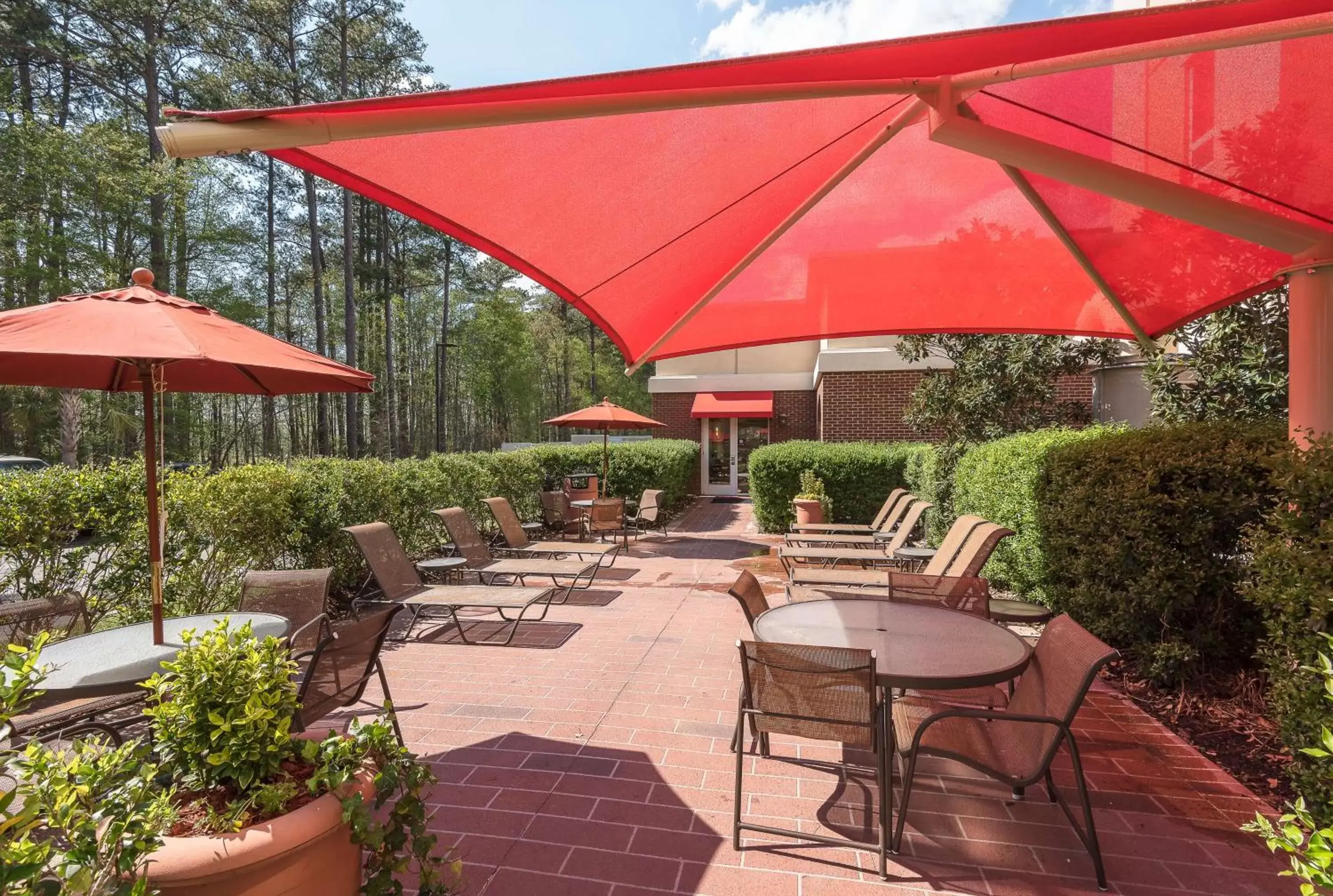 Patio, Restaurant/Places to Eat in Hampton Inn By Hilton & Suites Florence-North/I-95