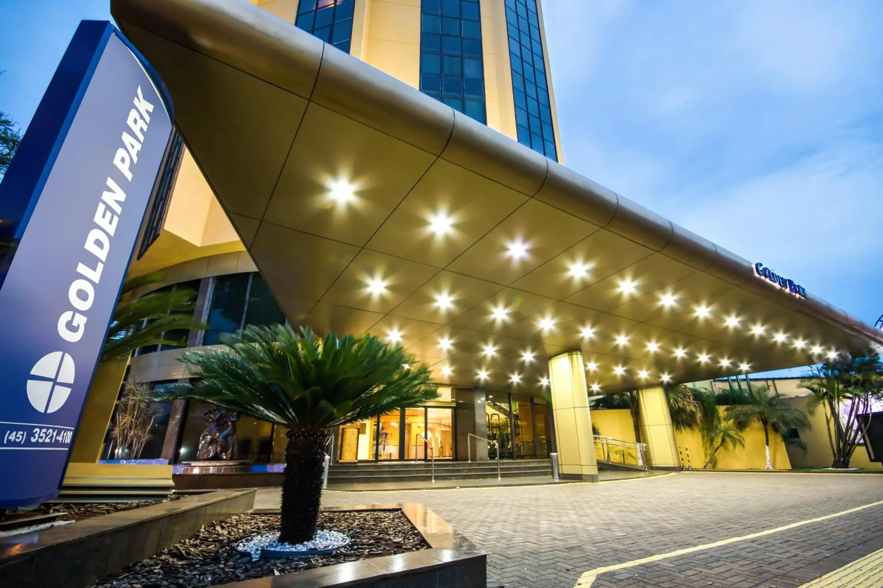 Facade/entrance in Hotel Golden Park Internacional Foz & Convenções By Nacional Inn Facade/entrance in Hotel Golden Park Internacional Foz & Convenções By Nacional Inn