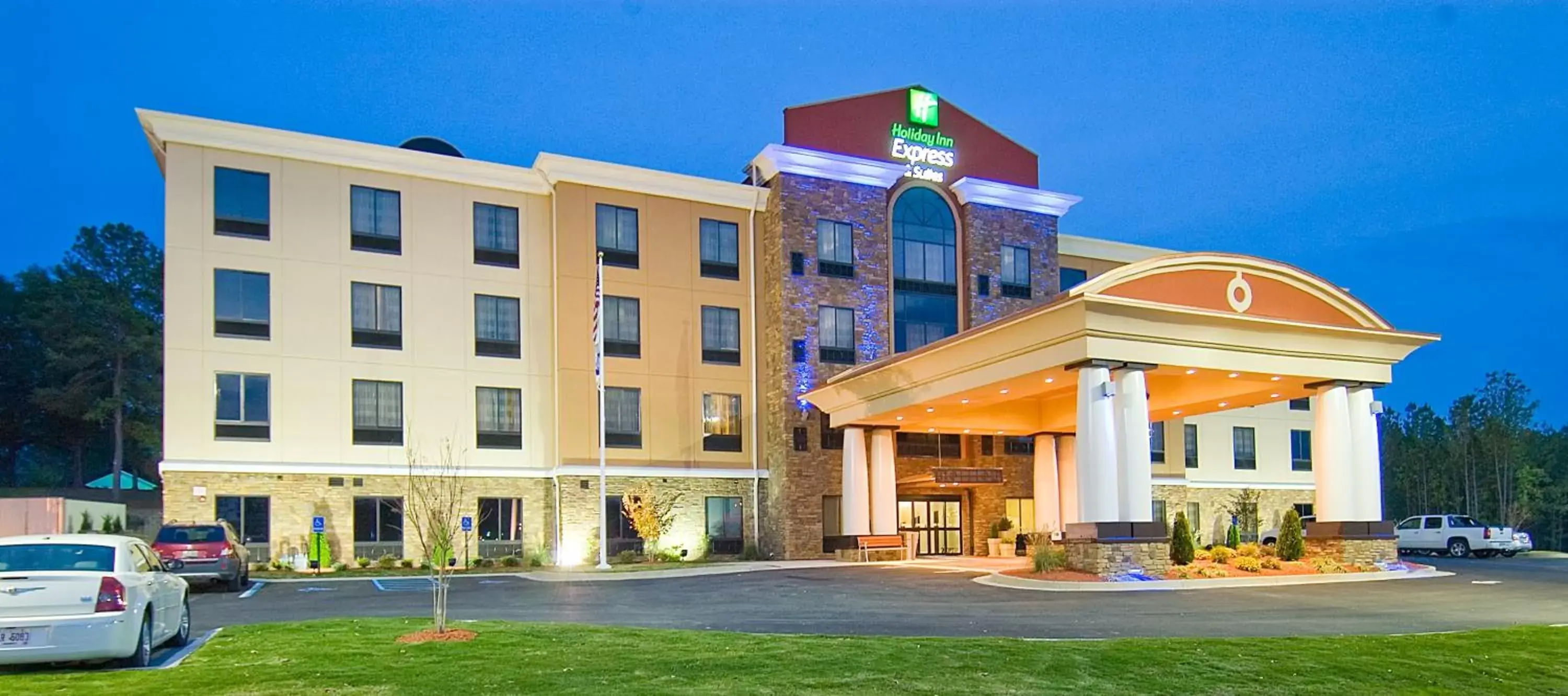 Property Building in Holiday Inn Express Fulton, an IHG Hotel