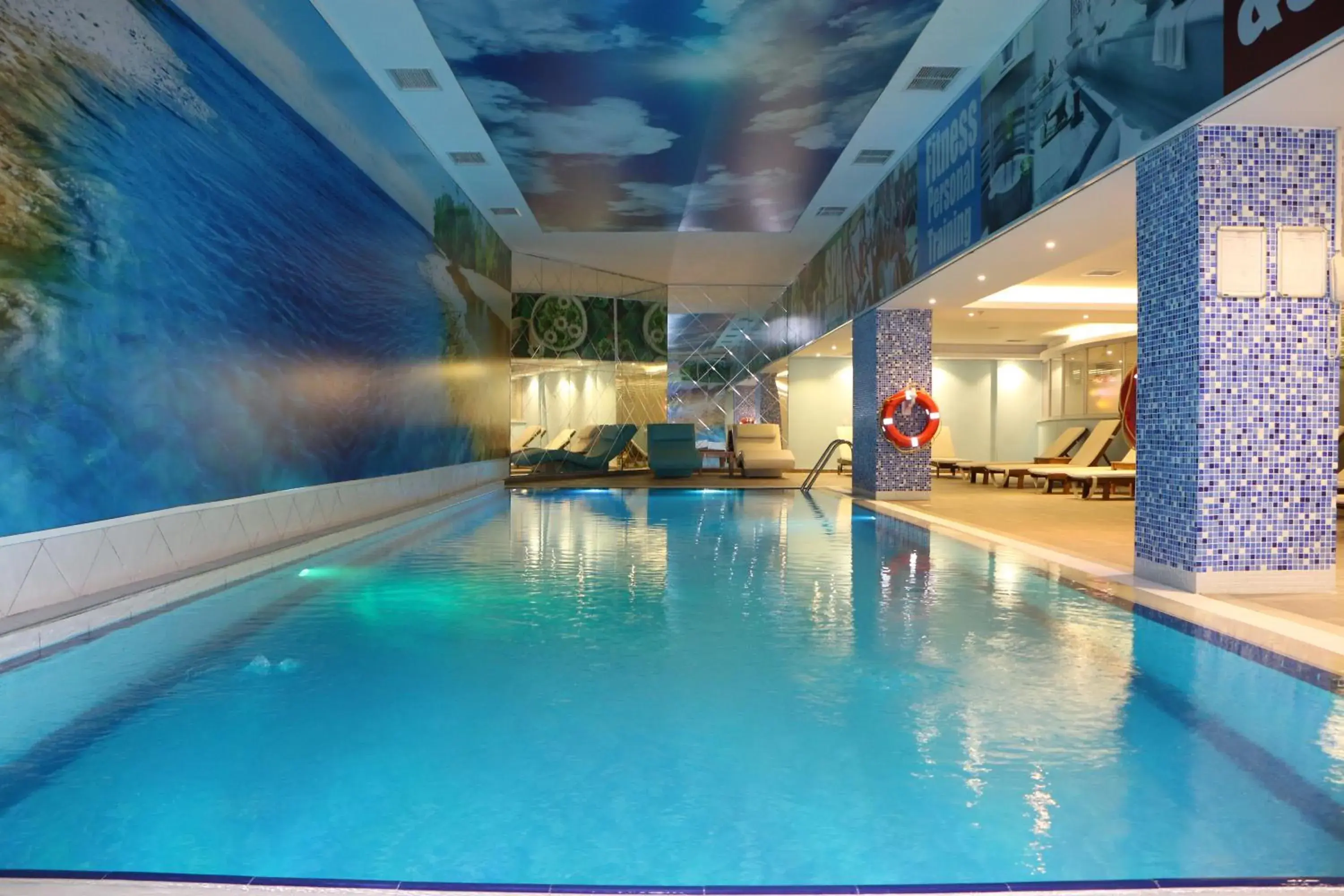 Swimming Pool in World Point Hotel Istanbul