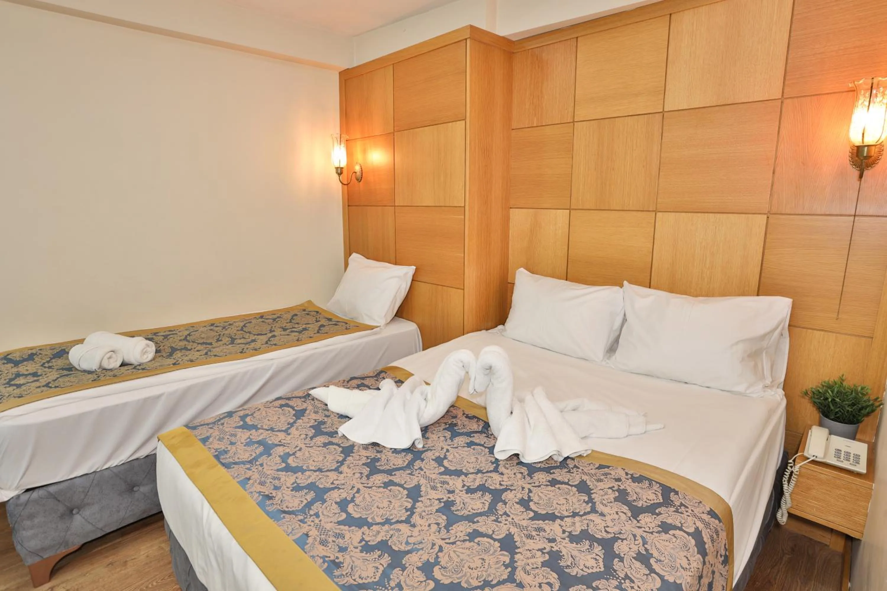 Bedroom, Bed in Cumbali Plaza Hotel