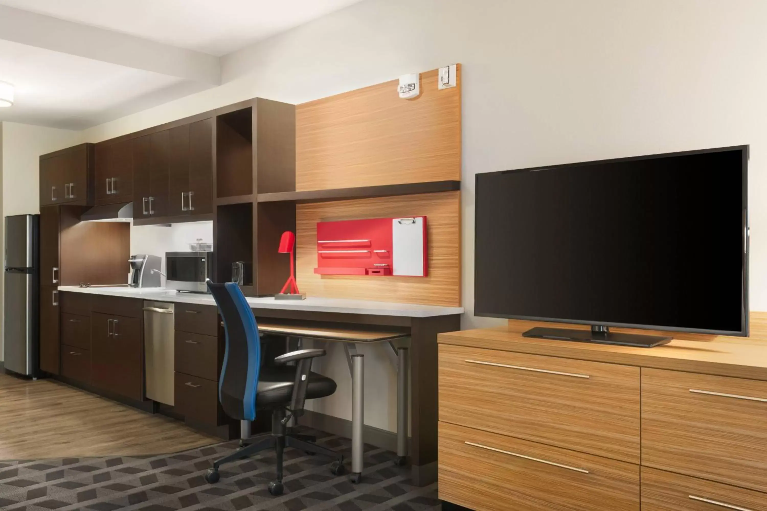Photo of the whole room, TV/Entertainment Center in TownePlace Suites by Marriott Dubuque Downtown