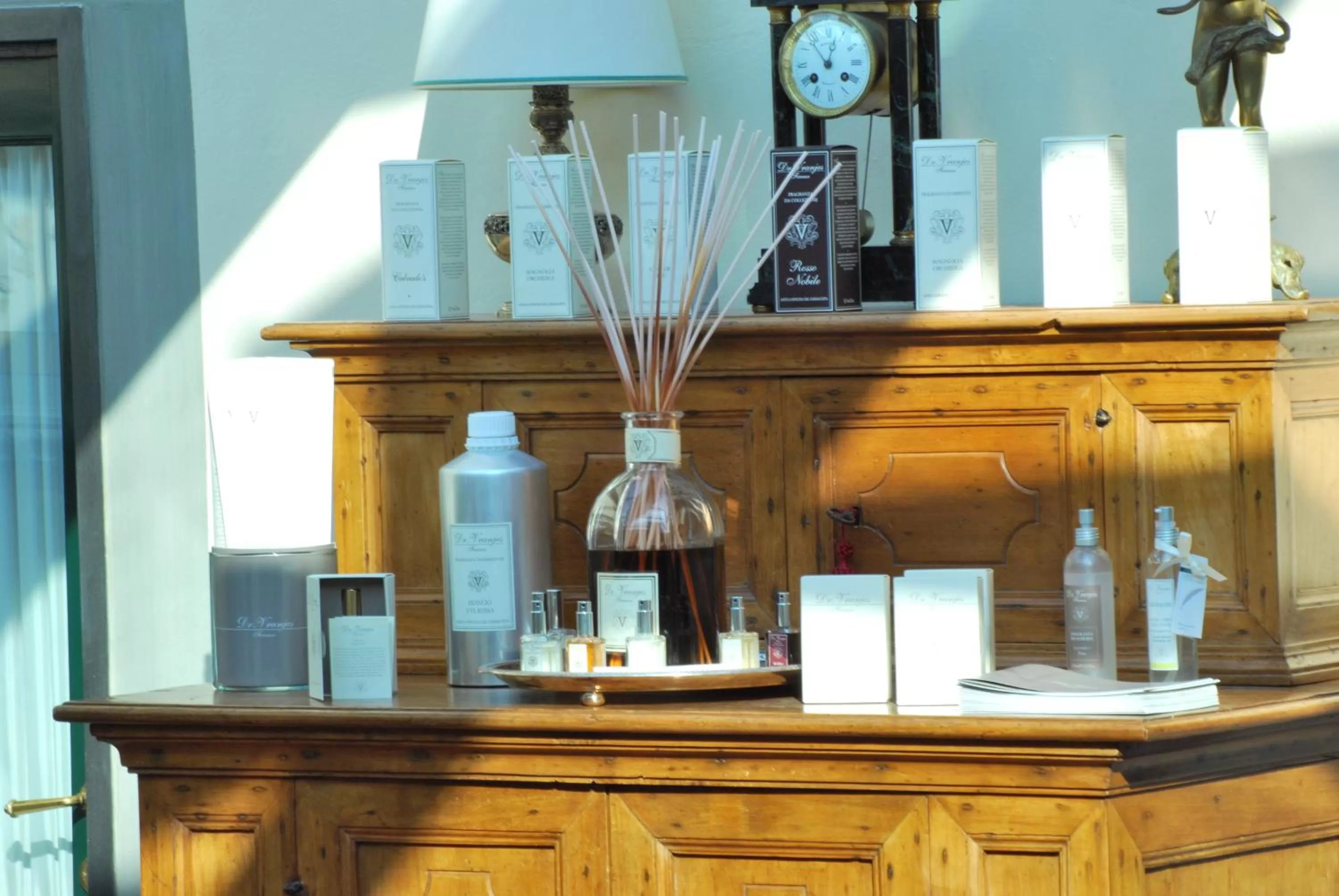 Communal lounge/ TV room in Villa Il Sasso - Dimora d'Epoca