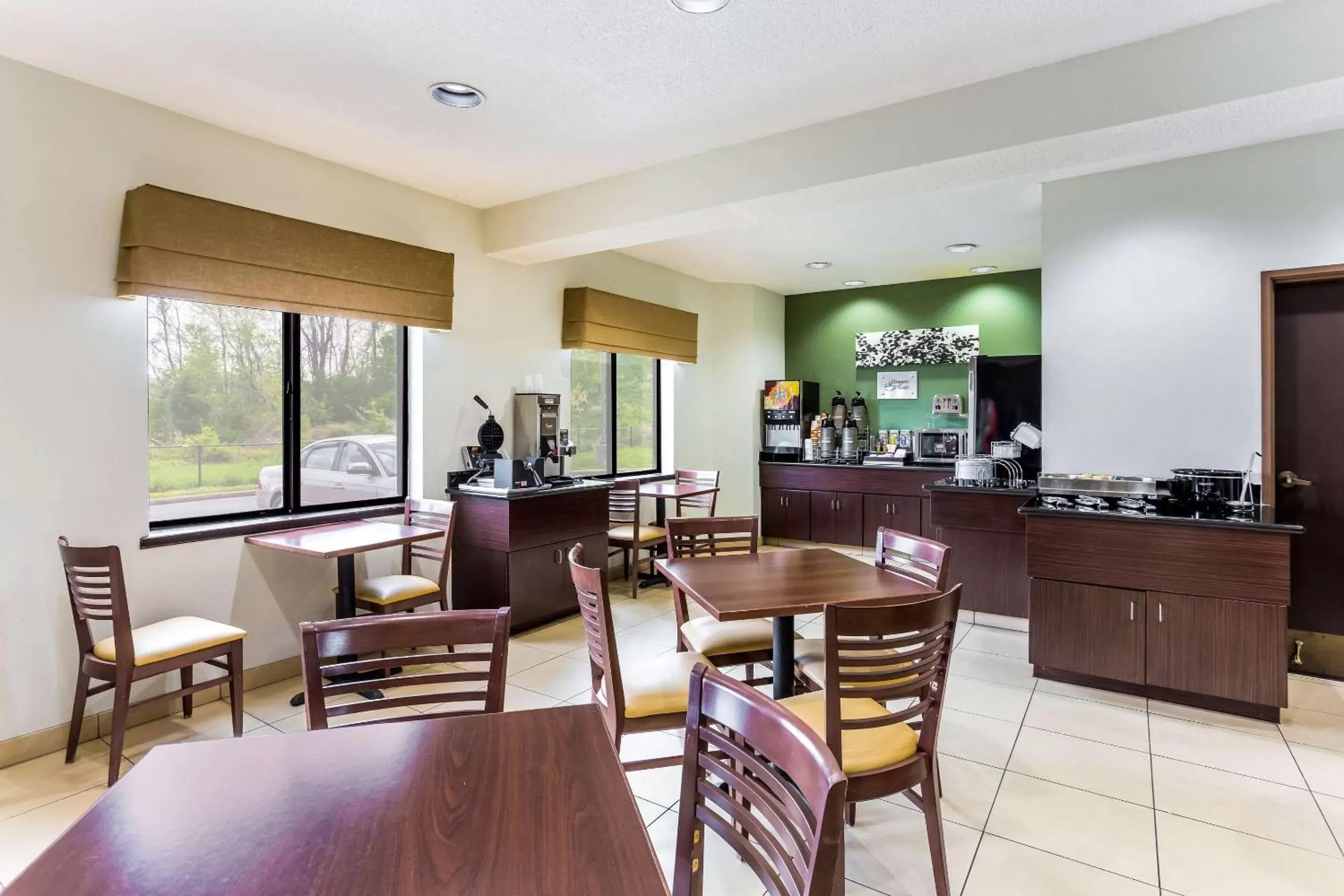 Restaurant/Places to Eat in Sleep Inn & Suites Kingsport TriCities Airport