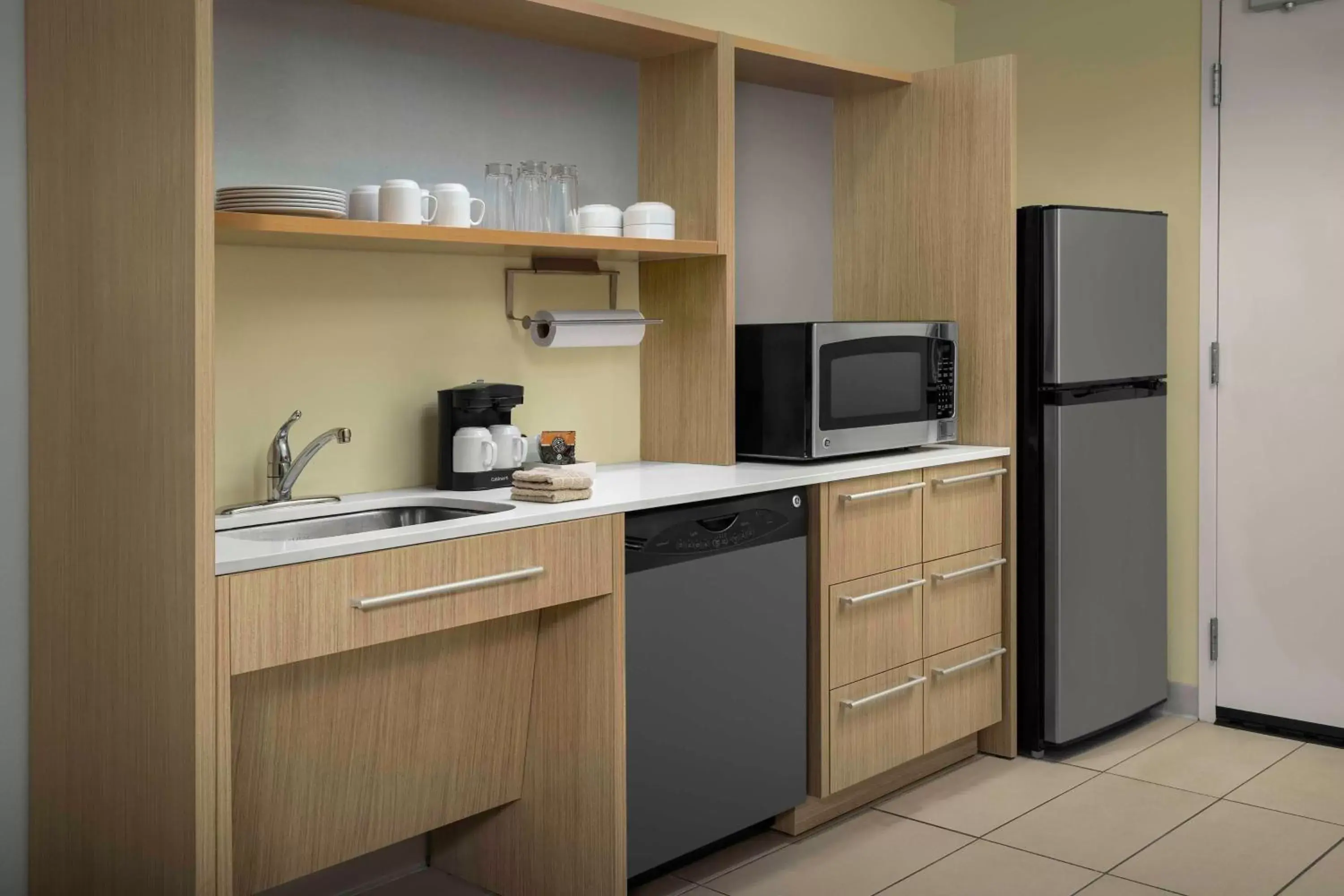 Kitchen or kitchenette, Kitchen/Kitchenette in Home2 Suites By Hilton Summerville