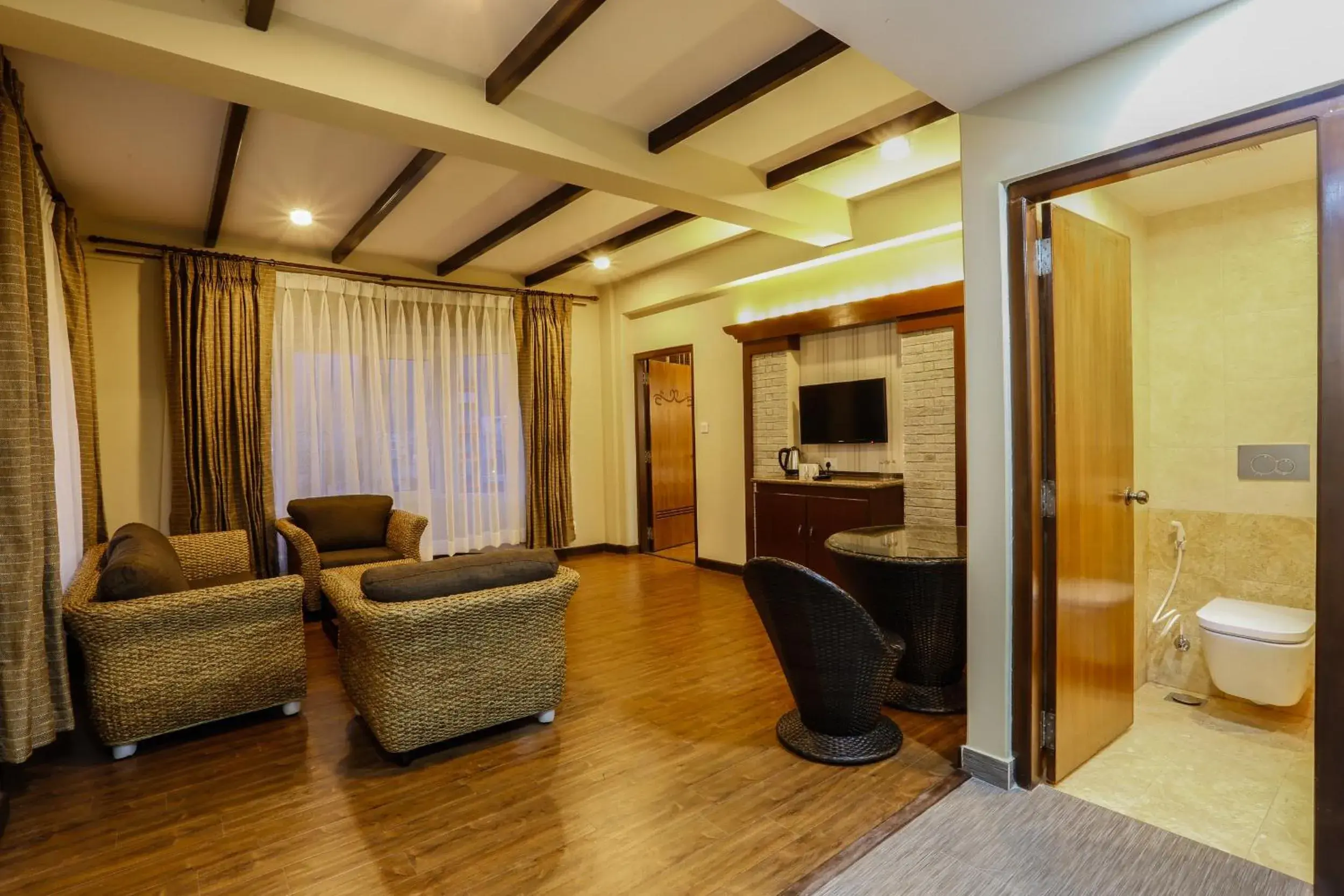 Living room, Seating Area in Da Yatra Courtyard Hotel