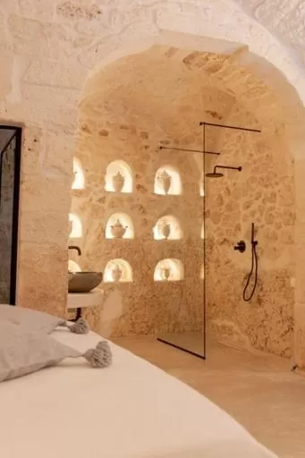 Bathroom in Alesia Luxury Cave