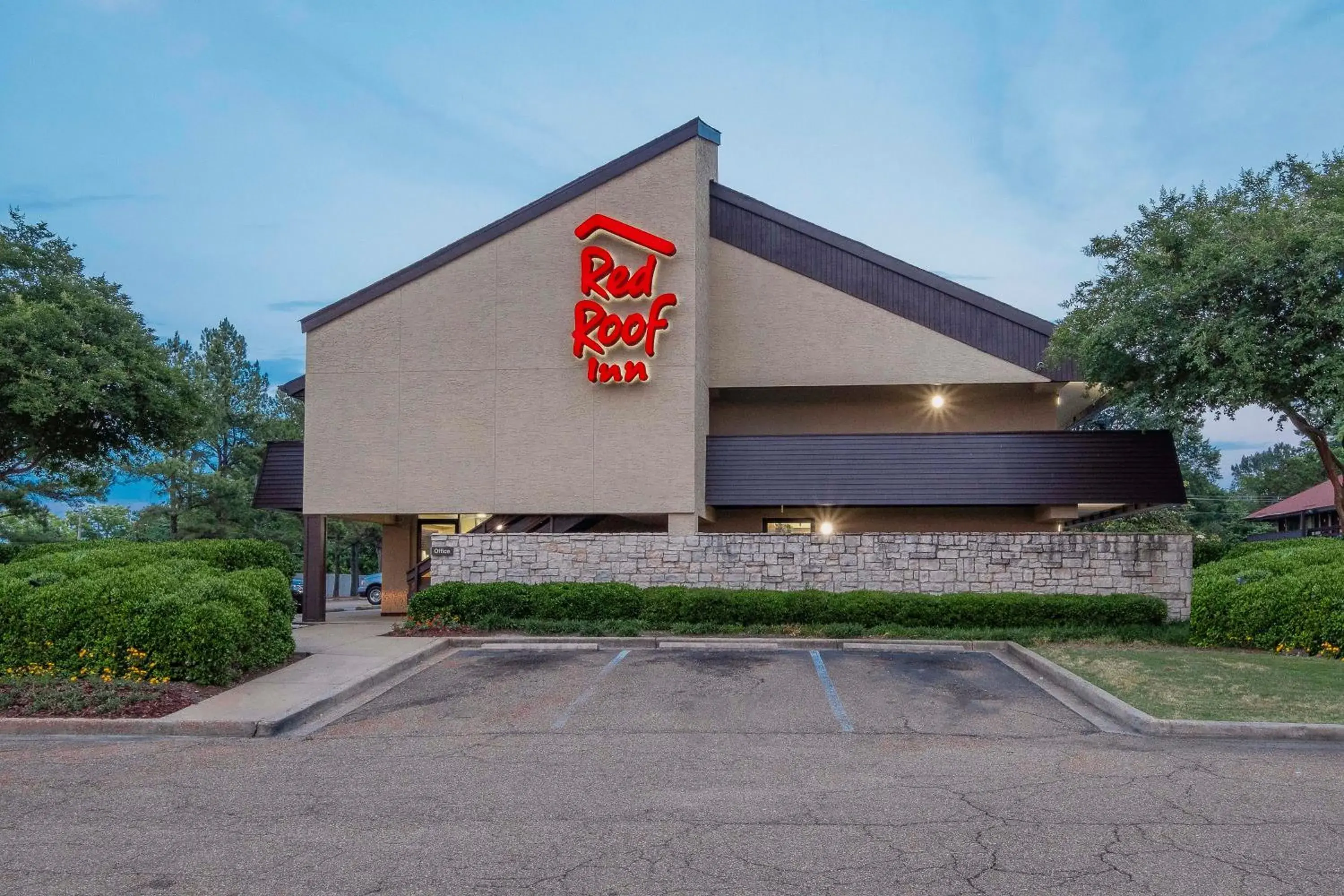 Facade/entrance, Property Building in Red Roof Inn Jackson North – Ridgeland