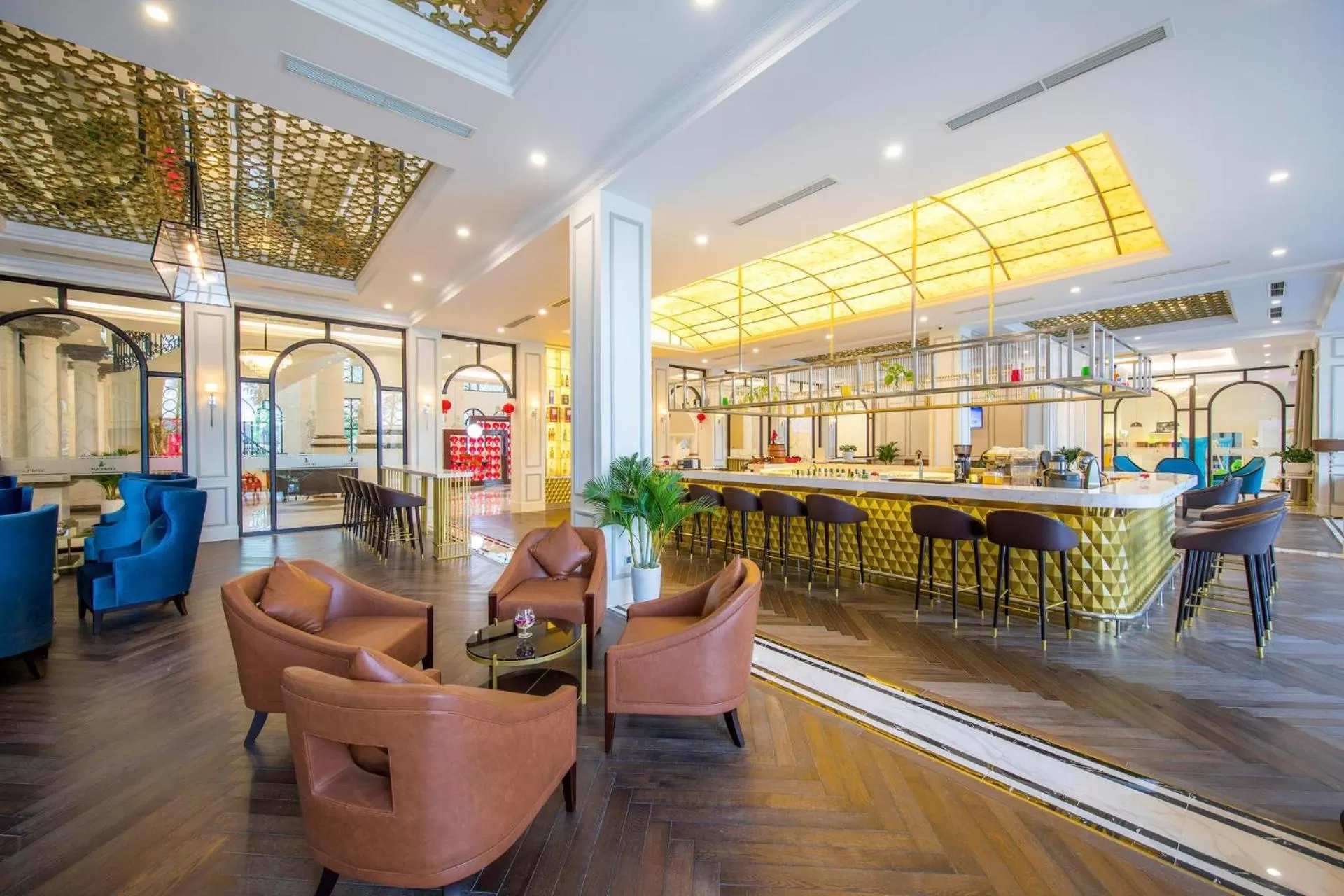 Lounge or bar in Meliá Vinpearl Cam Ranh Beach Resort