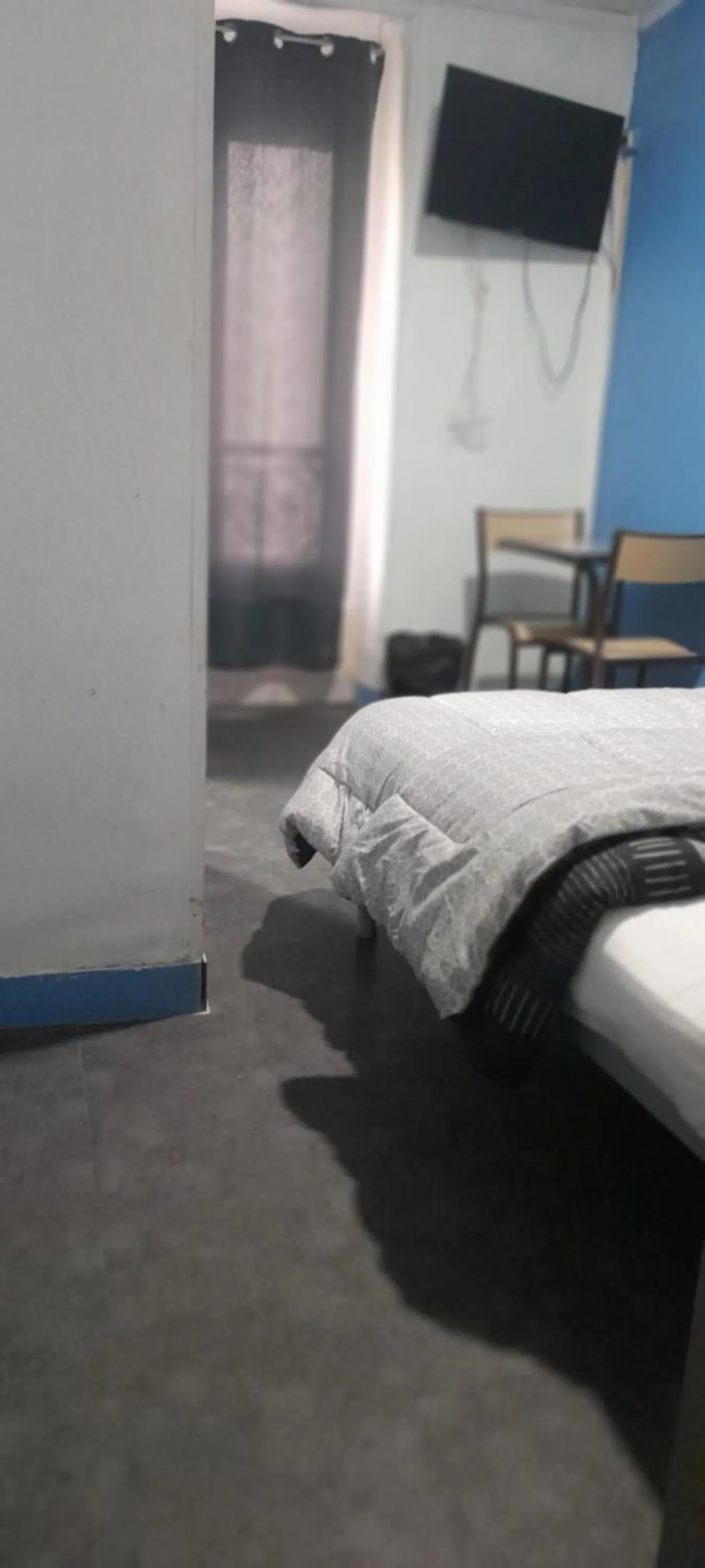 Bedroom, Bed in Hôtel des Andelys