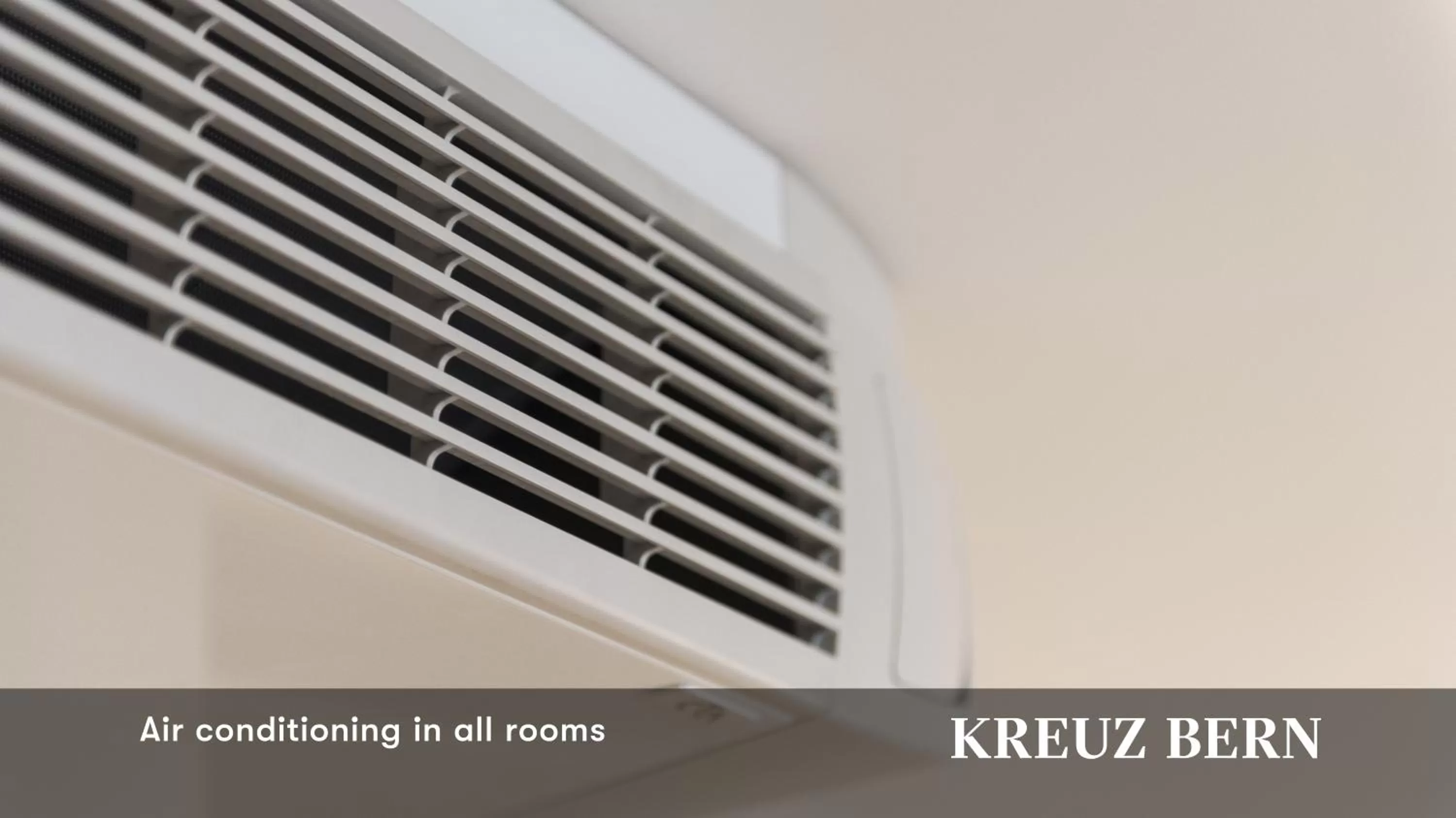 TV and multimedia in Kreuz Bern Modern City Hotel