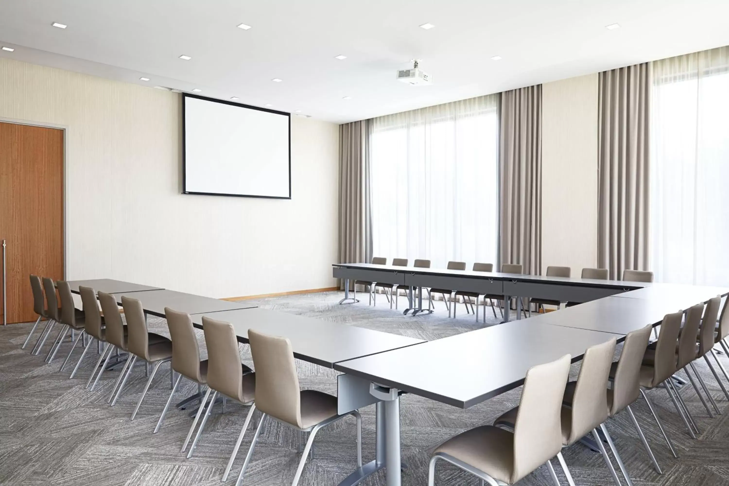 Meeting/conference room in AC Hotel by Marriott Miami Aventura