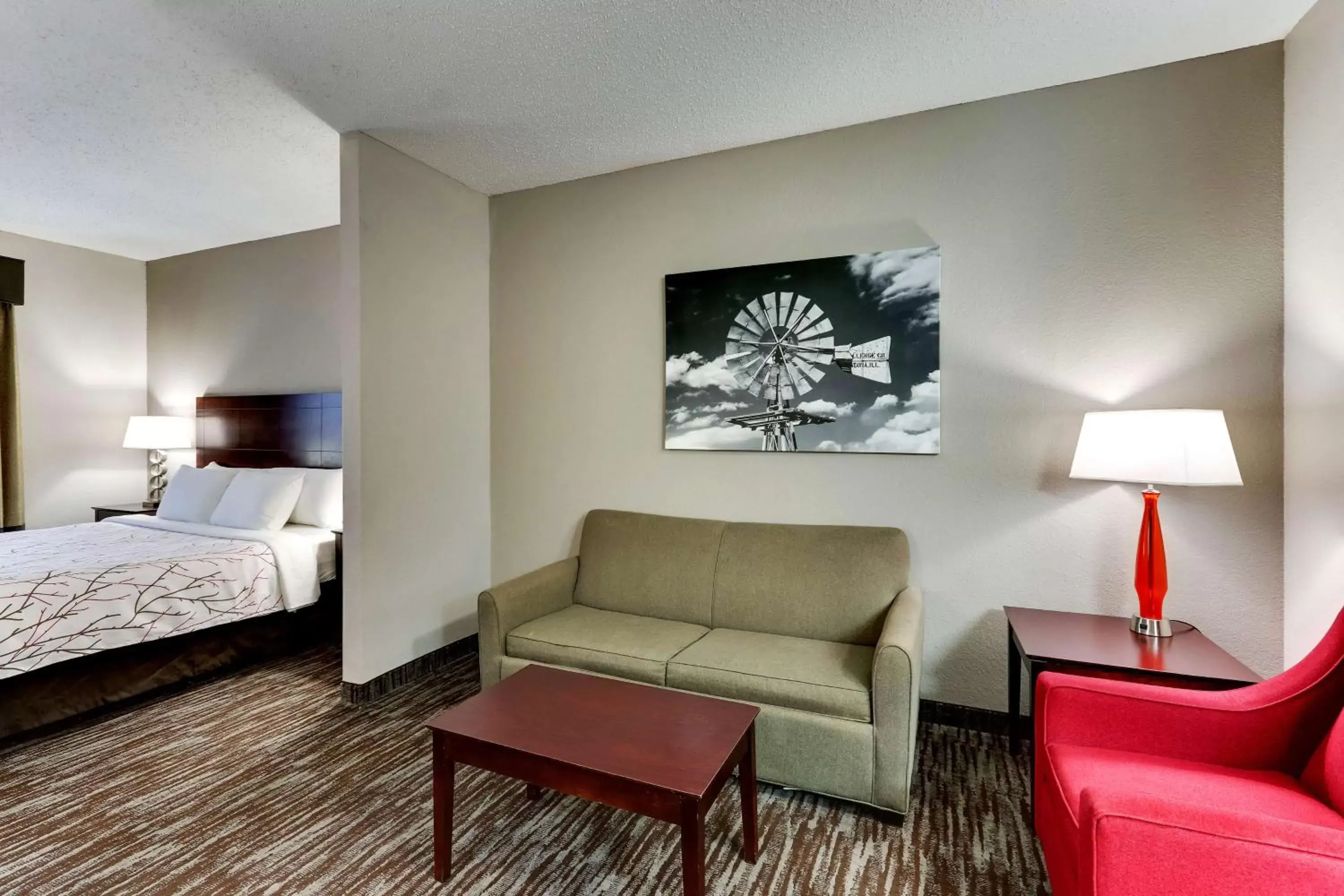 Living room, Seating Area in Best Western PLUS University Inn & Suites