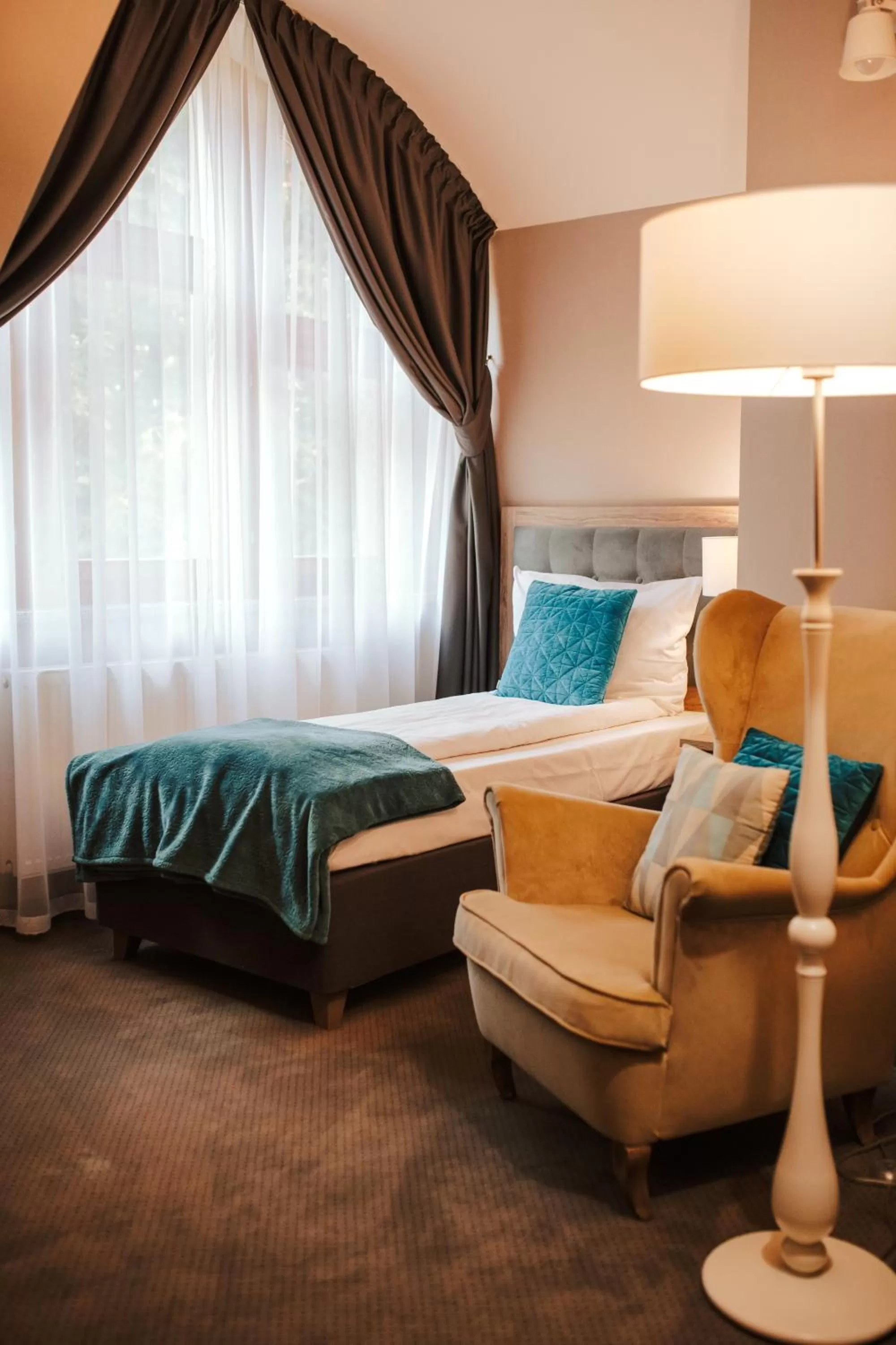 Bed in Hotel Dębowy Biowellness & SPA Góry Sowie