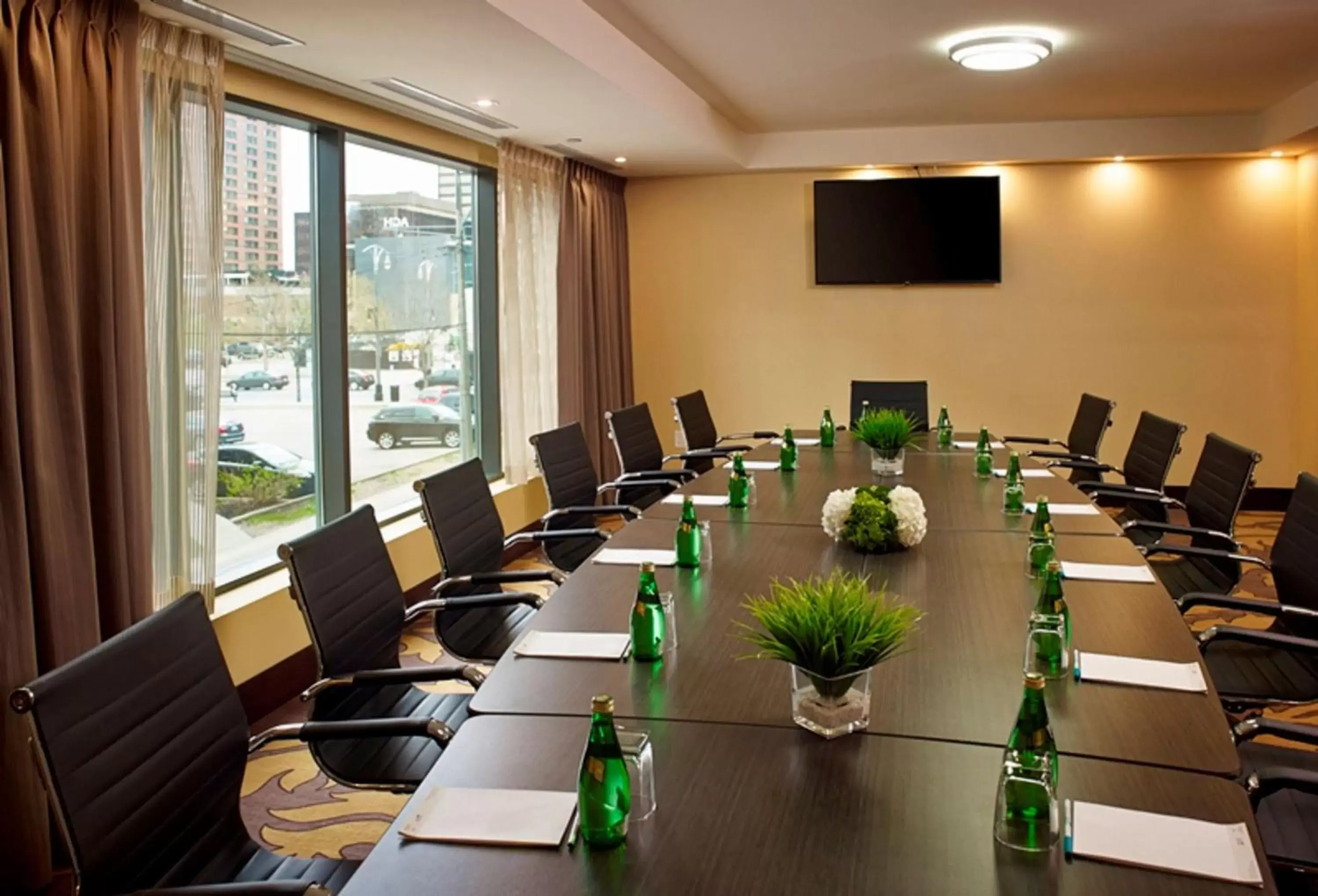 Meeting/conference room in Homewood Suites by Hilton Hamilton