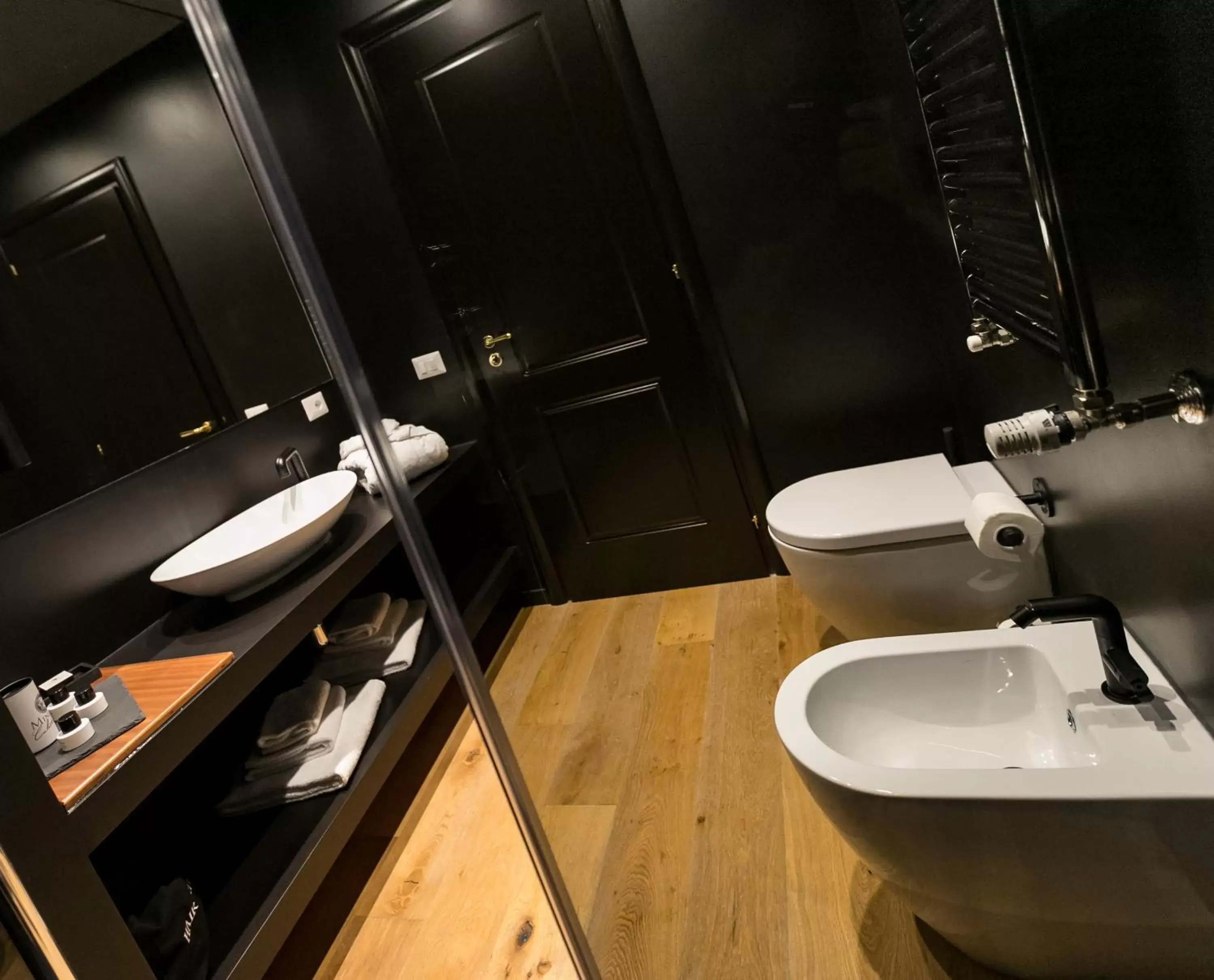 Toilet, Bathroom in Jb Relais Luxury