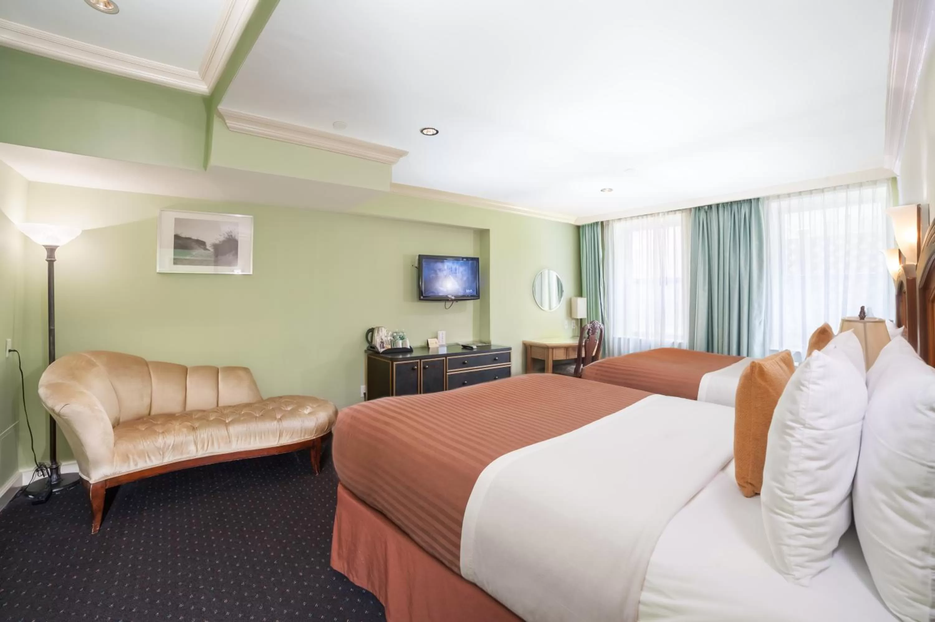 Day, Bed in Hotel Mulberry