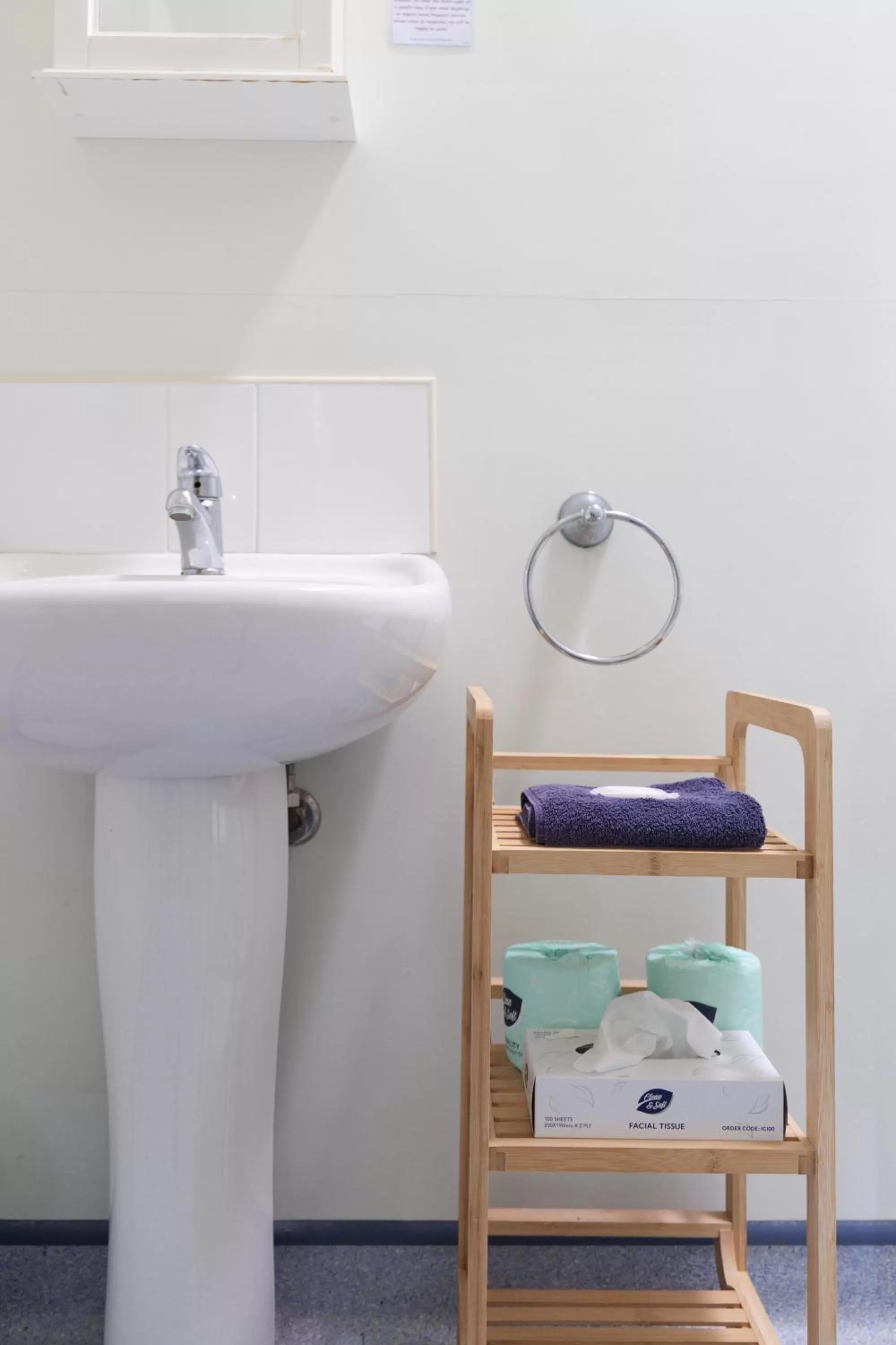 Bathroom in Tin Can Bay's Sleepy Lagoon Motel