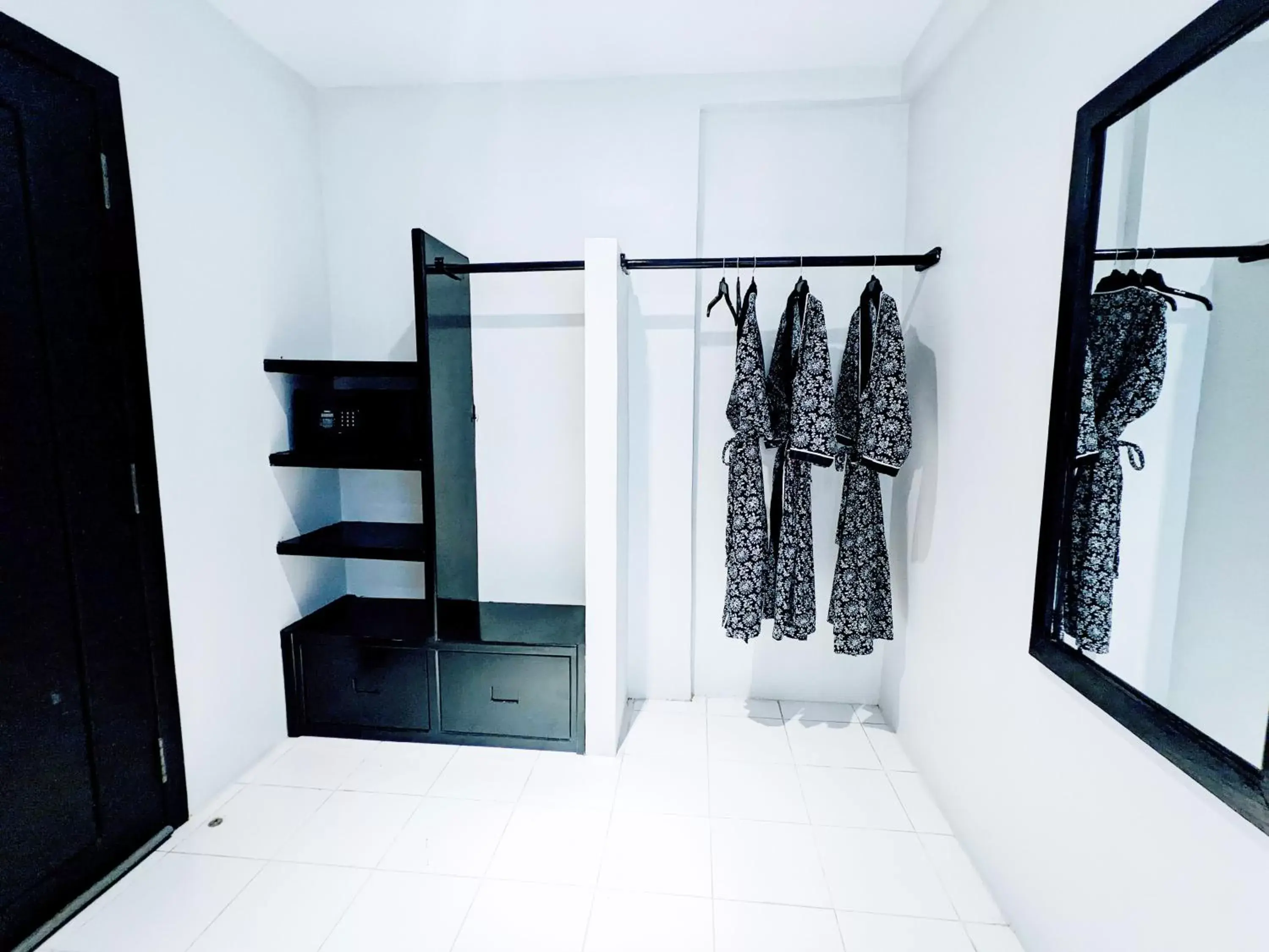 wardrobe, Bathroom in Mary Beach Hotel & Resort