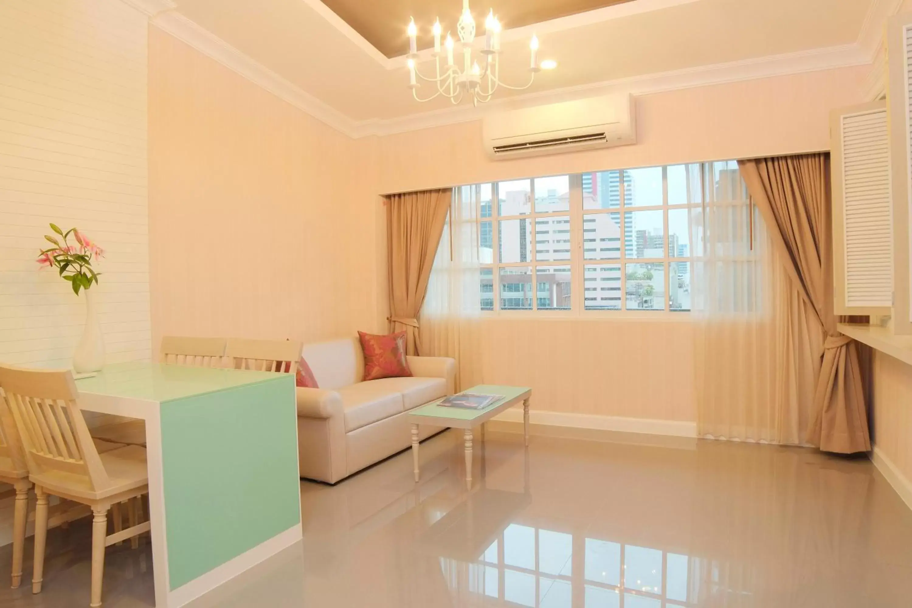 Suite in The Raya Surawong Bangkok Suite in The Raya Surawong Bangkok