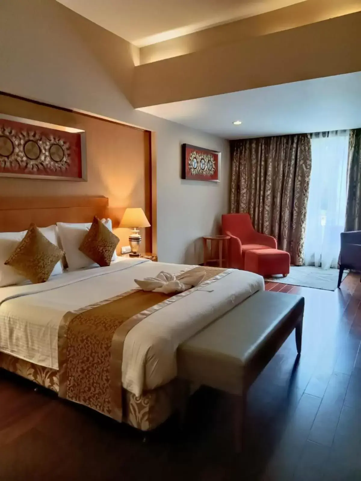 Bedroom, Bed in Radisson Blu Udaipur Palace Resort & Spa