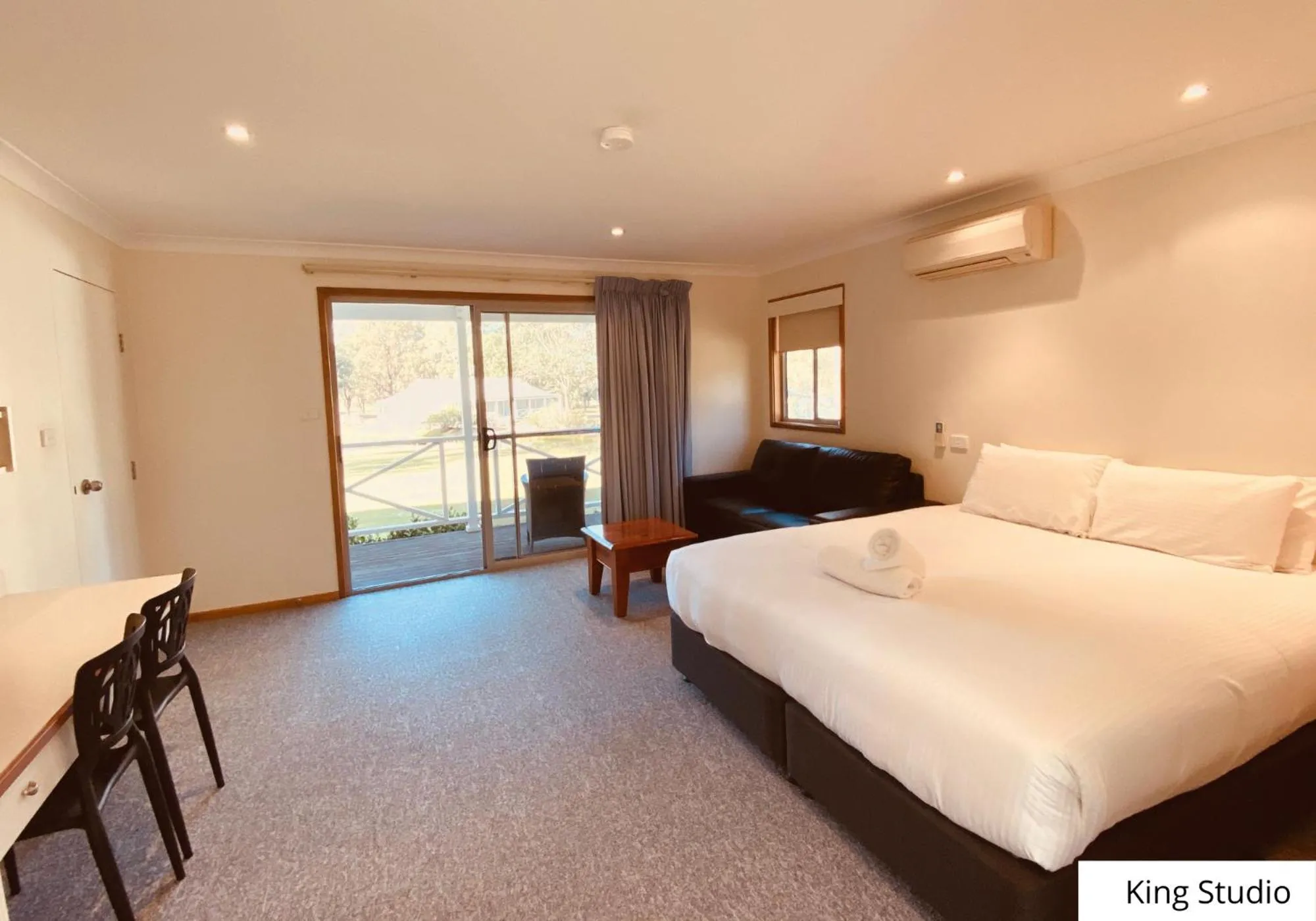 Bed in Pokolbin Village Estate