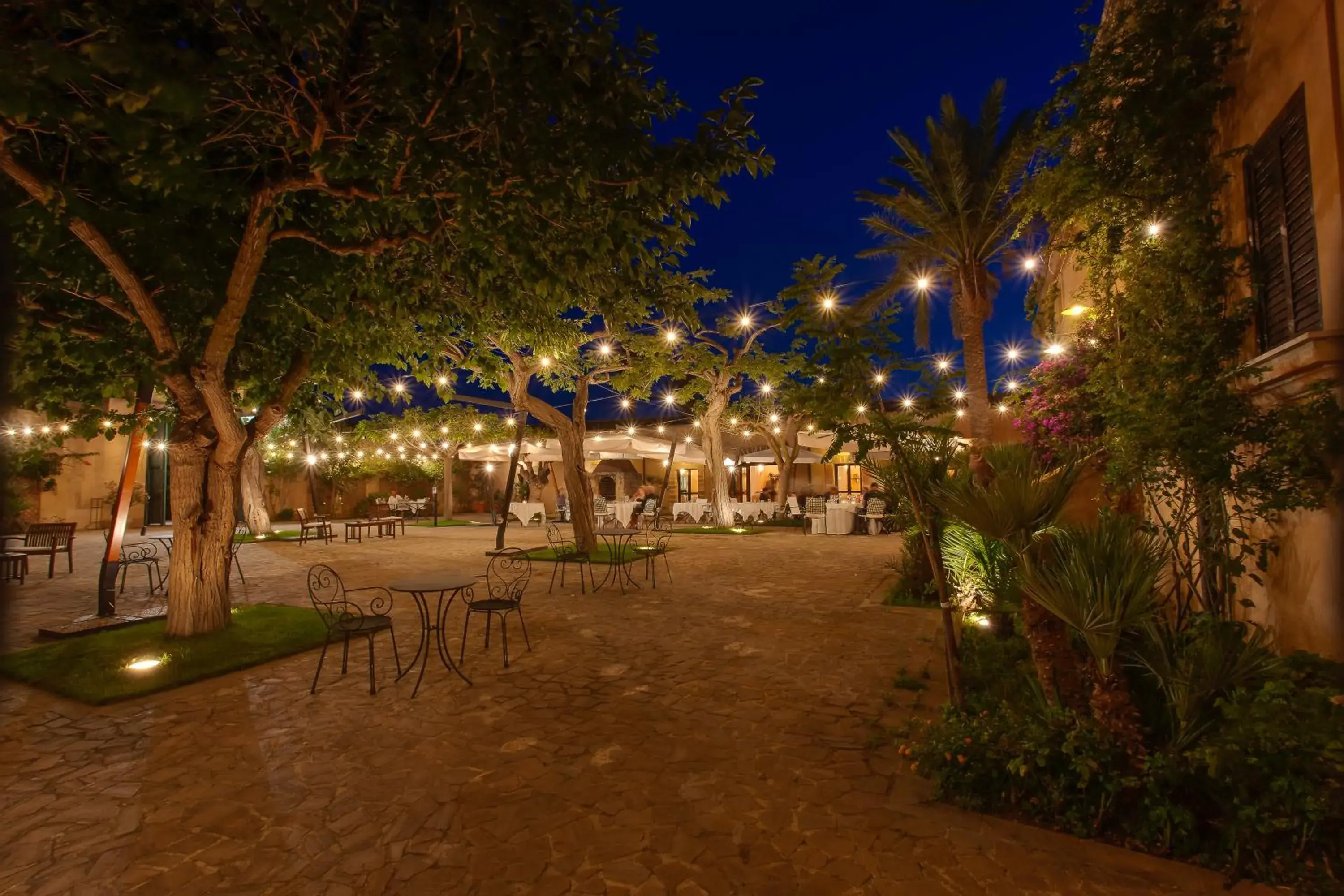 Patio in Hotel Baglio Oneto dei Principi di San Lorenzo - Luxury Wine Resort