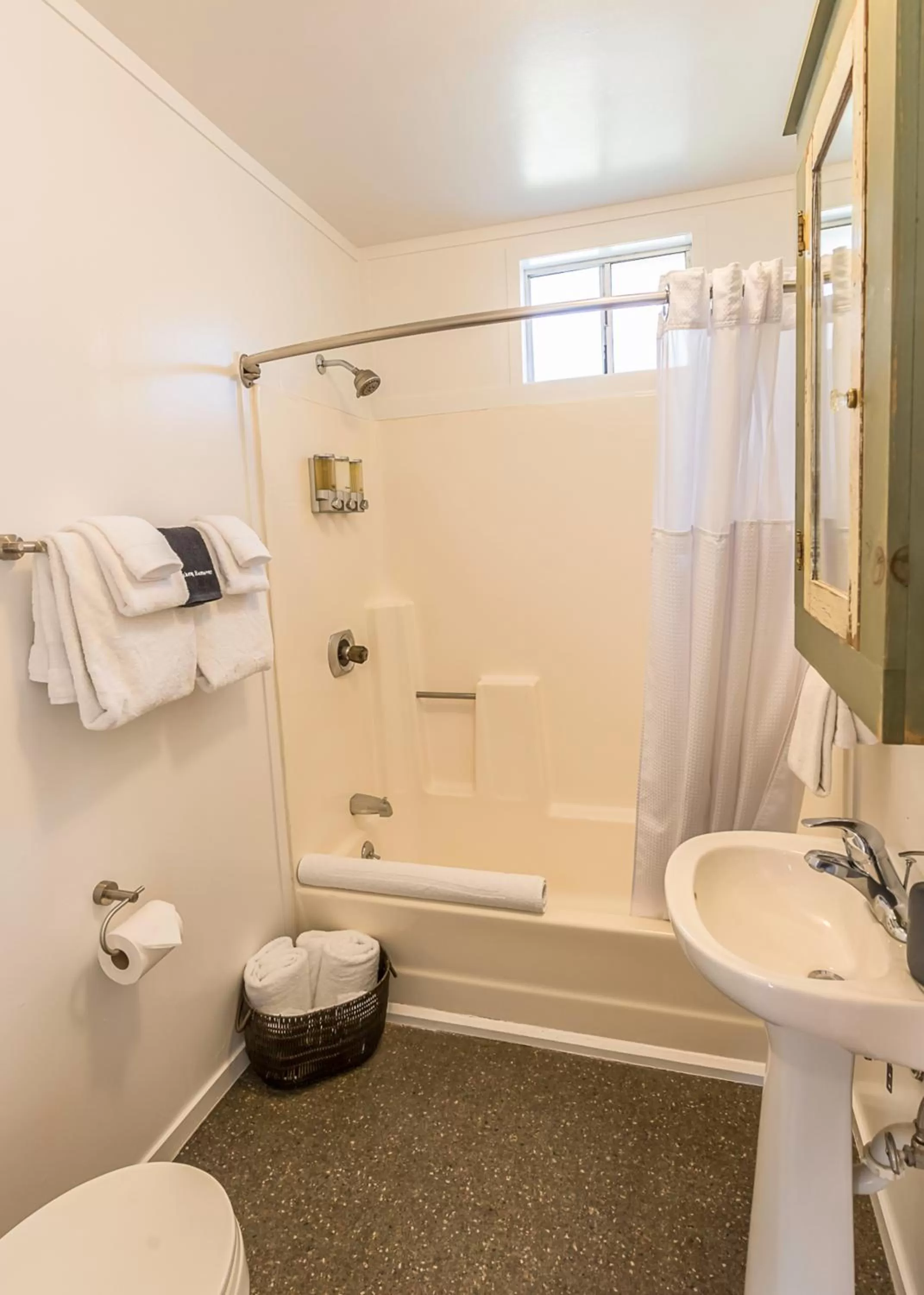 Shower in Inn at Schoolhouse Creek