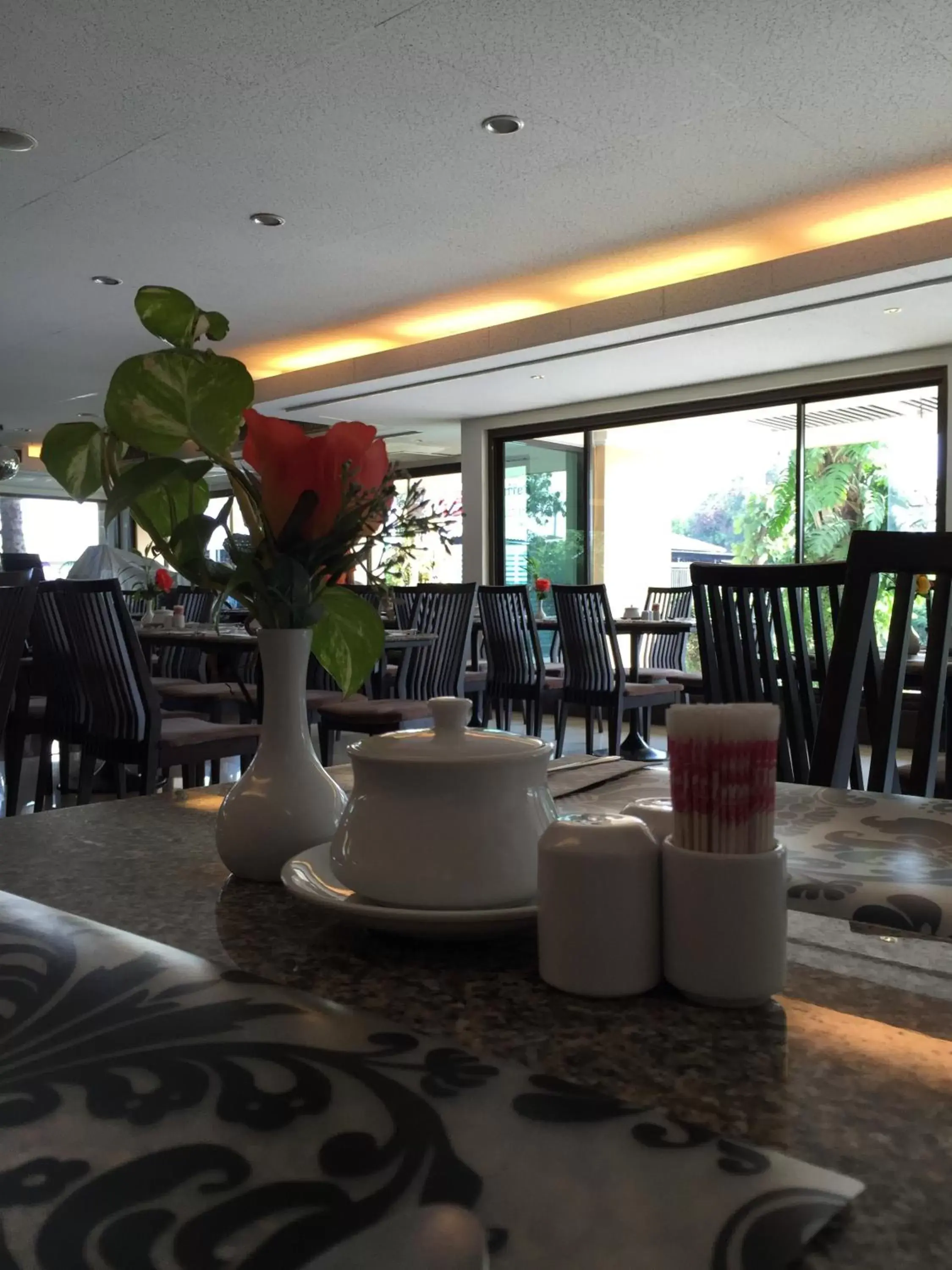 Restaurant/places to eat in Royal Peninsula Hotel Chiangmai