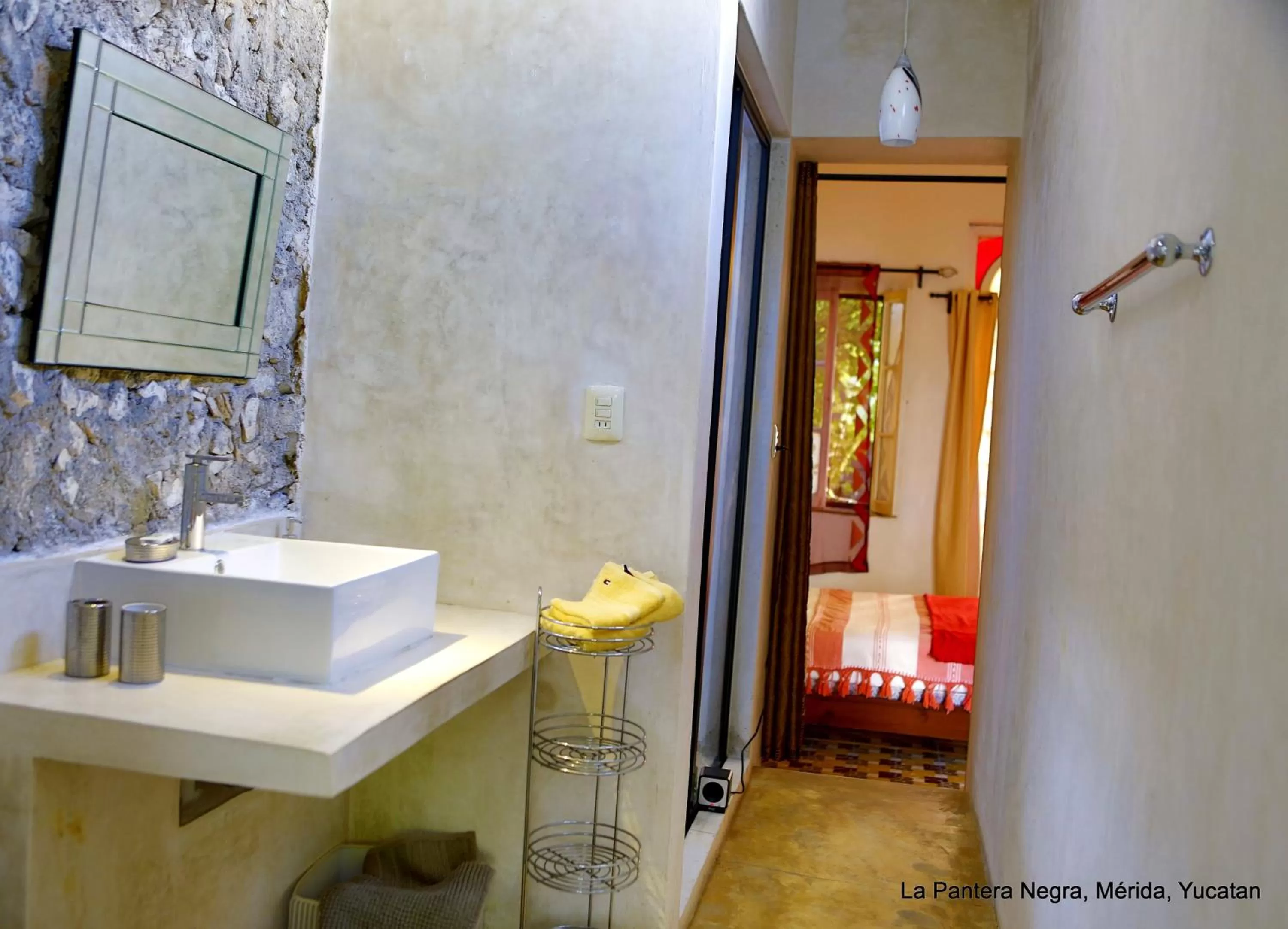 Bathroom in La Pantera Negra