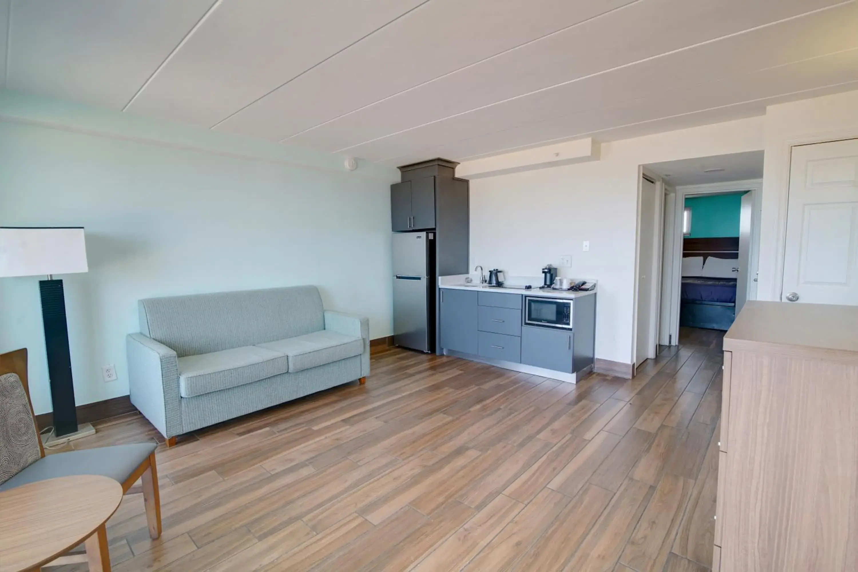 Living room in Marjac Suites Virginia Beach Oceanfront Living room in Marjac Suites Virginia Beach Oceanfront