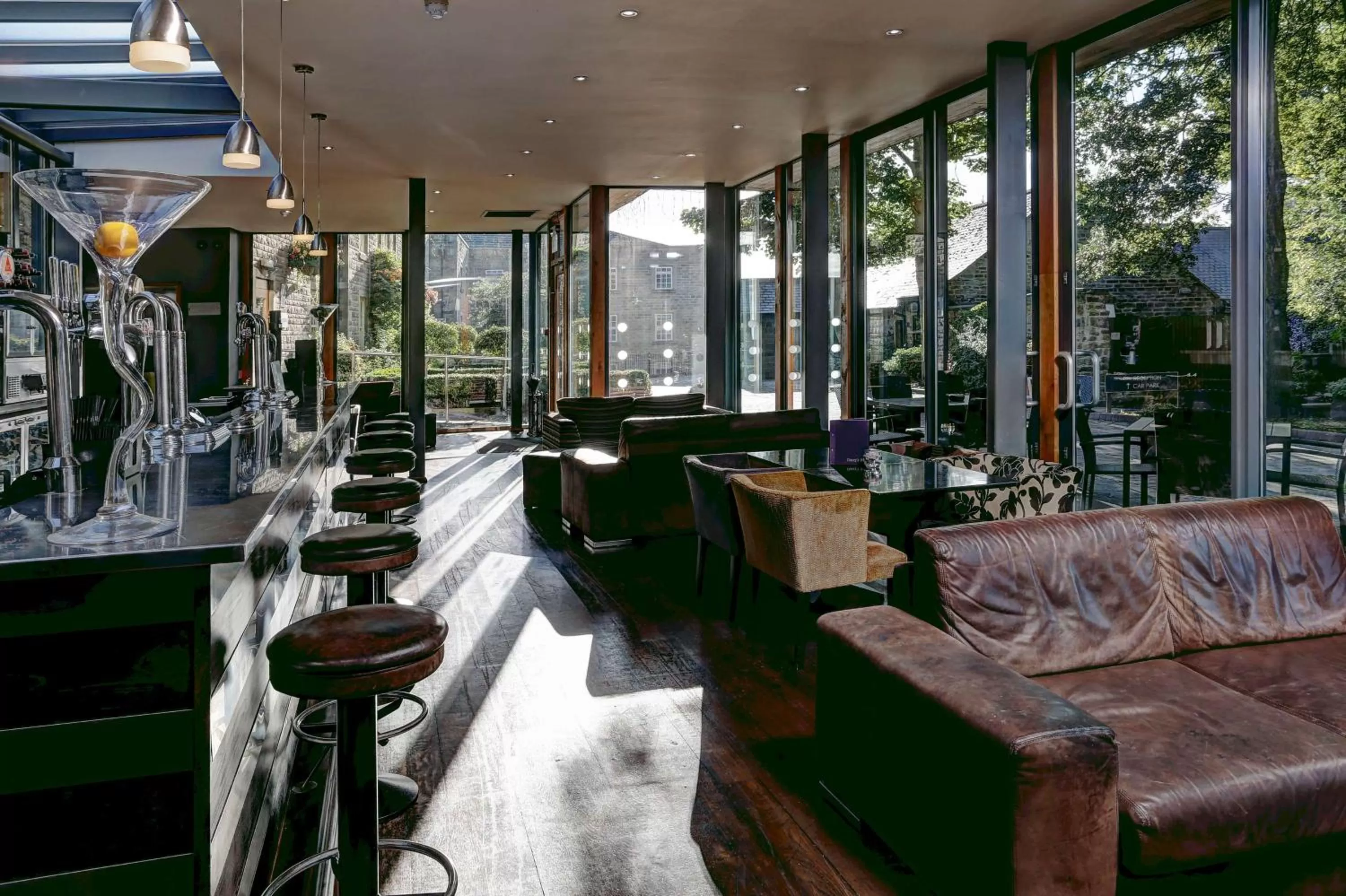 Lounge or bar in Best Western Plus Sheffield Mosborough Hall Hotel