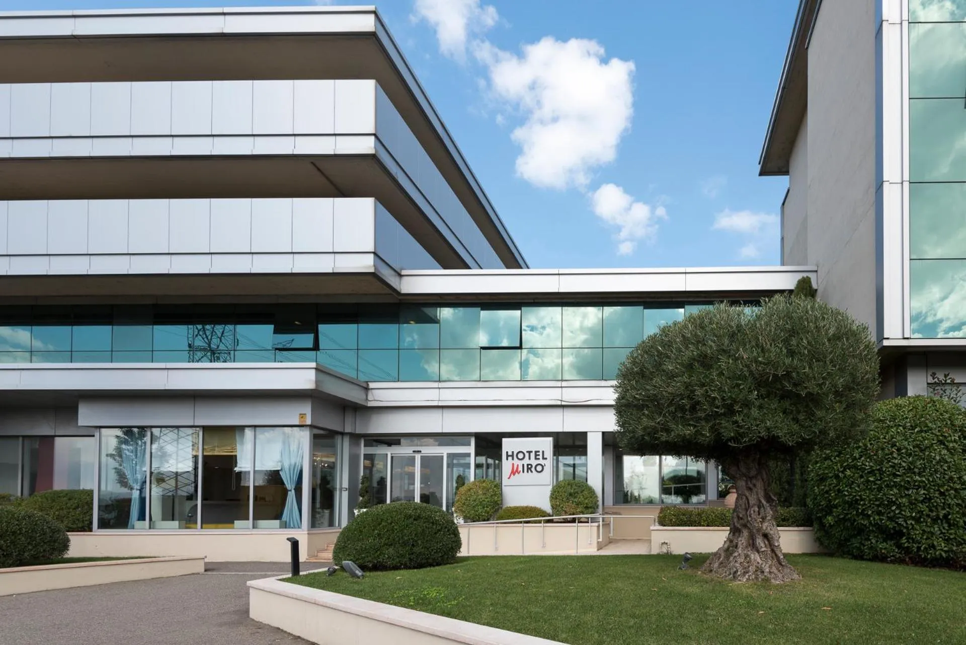 Facade/entrance, Property Building in Hotel Miro'