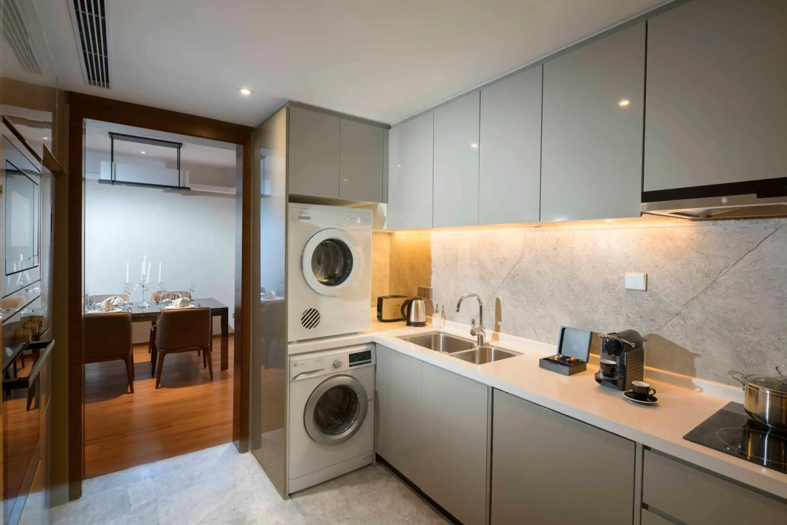 Kitchen or kitchenette, Kitchen/Kitchenette in Fraser Suites Shenzhen