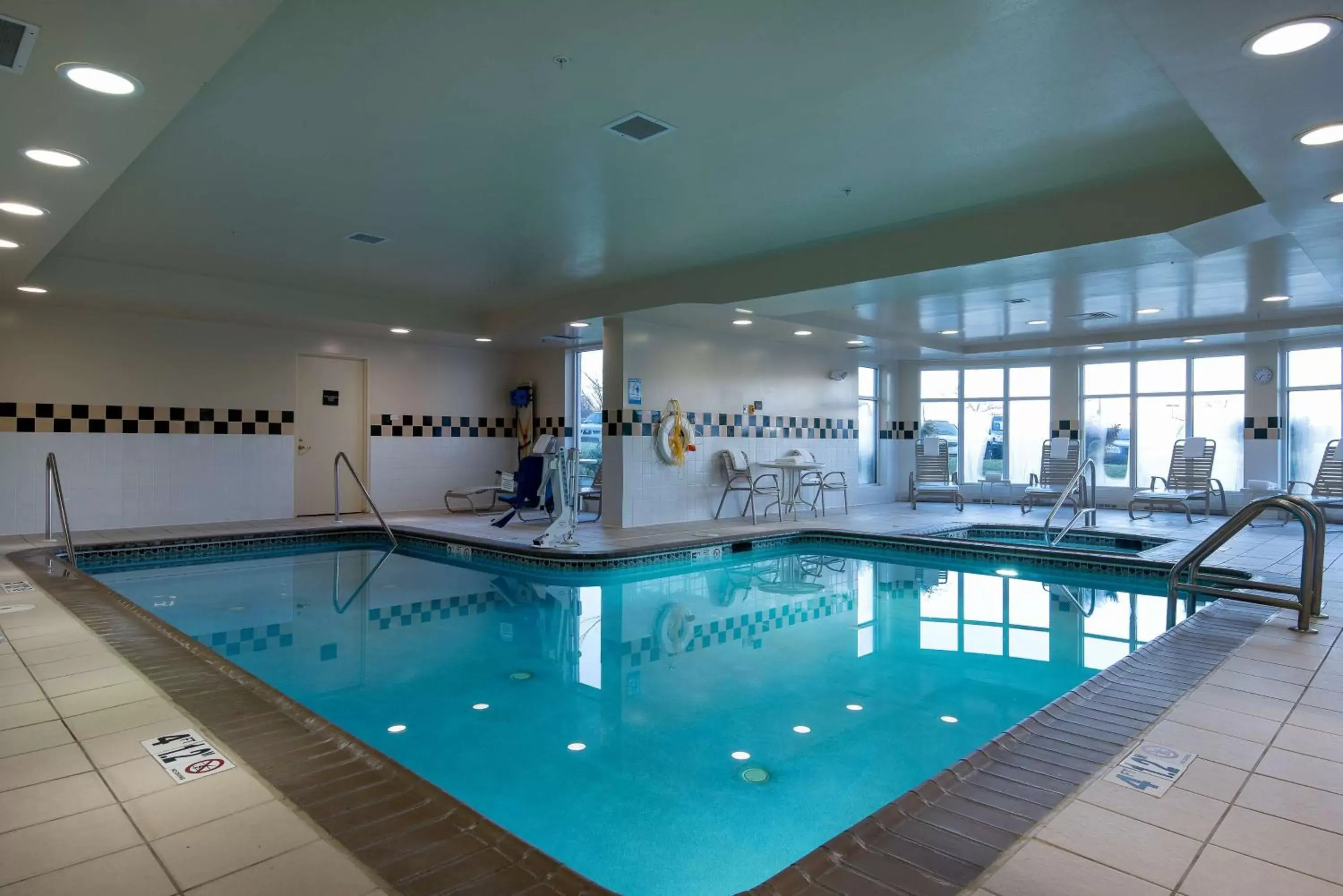 Pool view, Swimming Pool in Hilton Garden Inn Owings Mills
