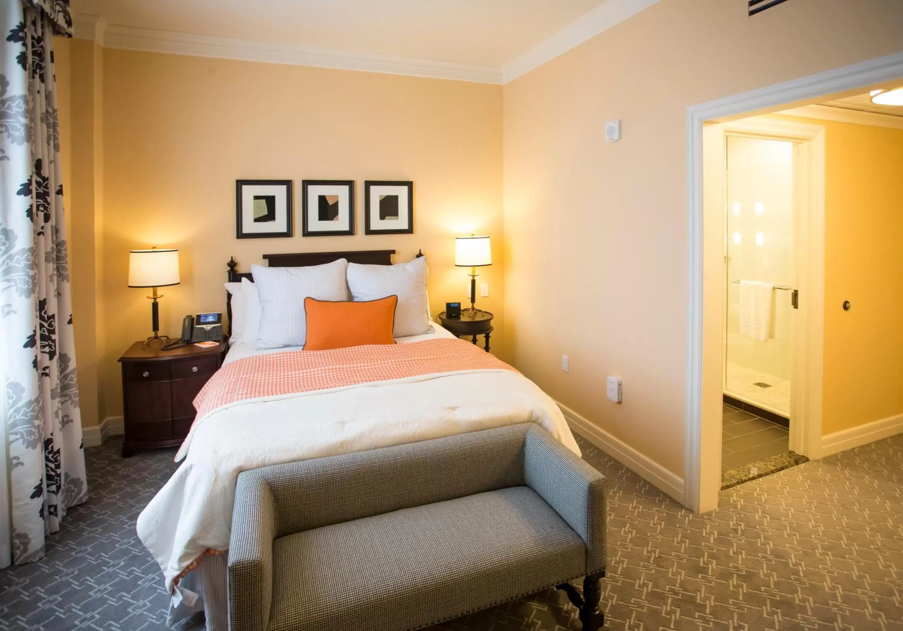 Queen Room in The Atherton Hotel at OSU Queen Room in The Atherton Hotel at OSU