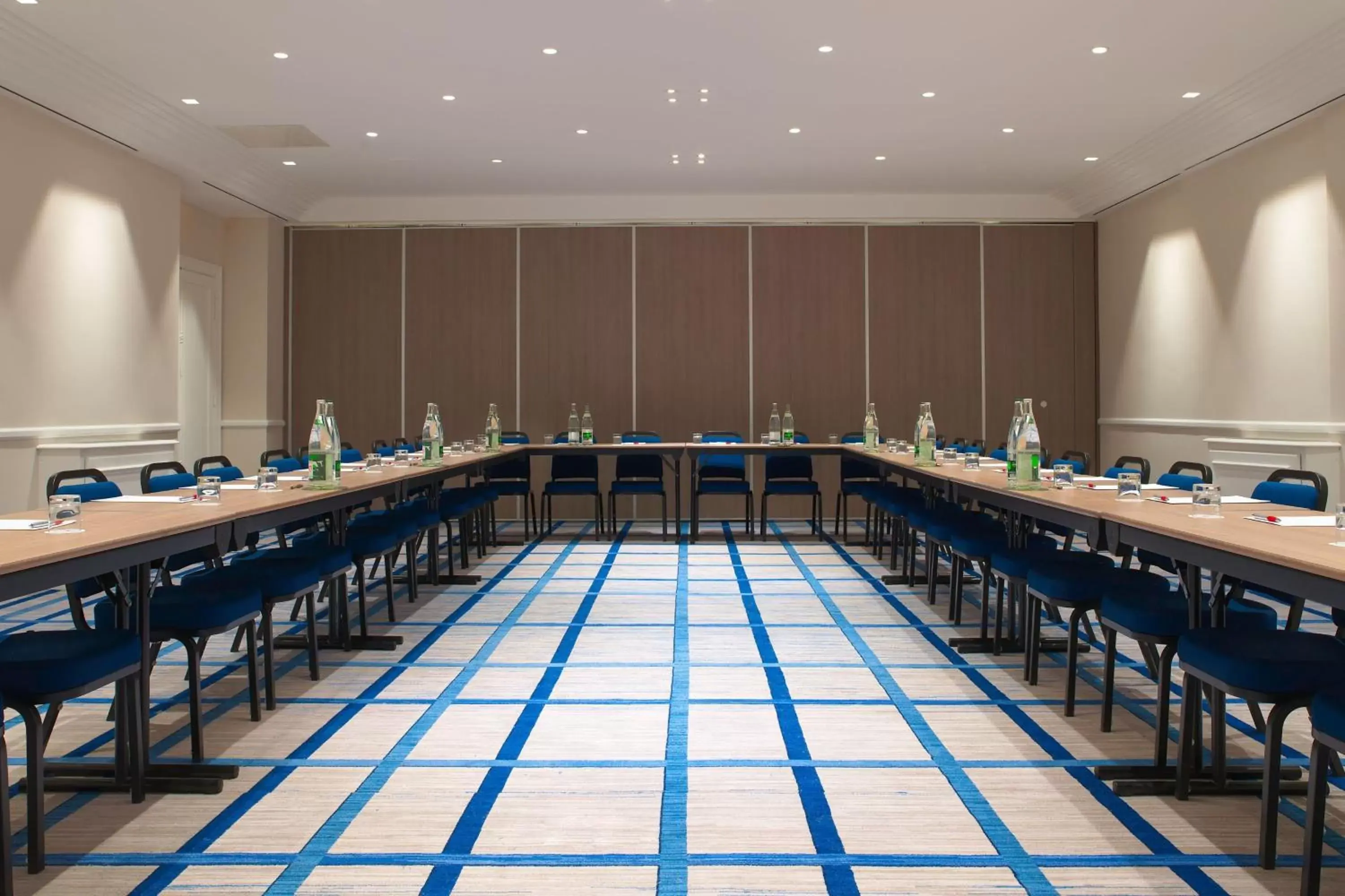 Meeting/conference room in Paris Marriott Opera Ambassador Hotel
